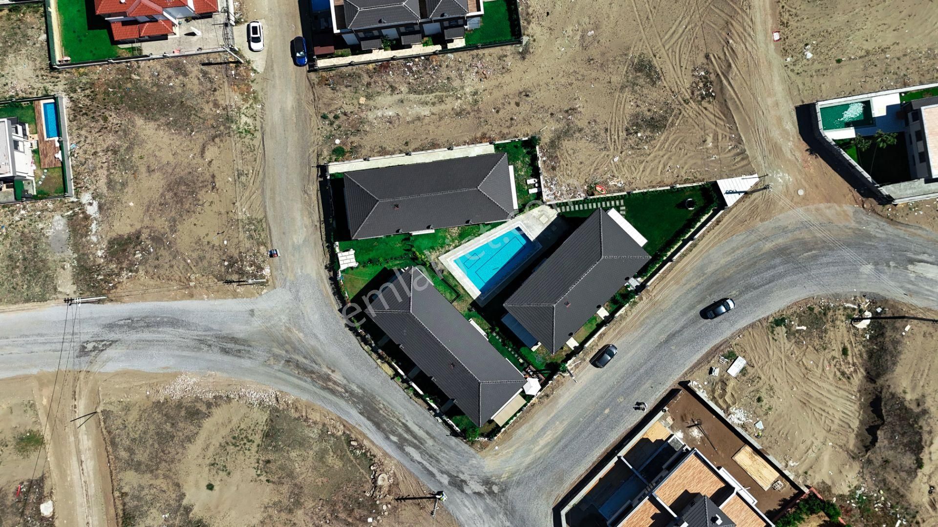 Karasu'da Denize Yürüme Mesafesinde Havuzlu 3+1 Satılık Villa - Görsel 9