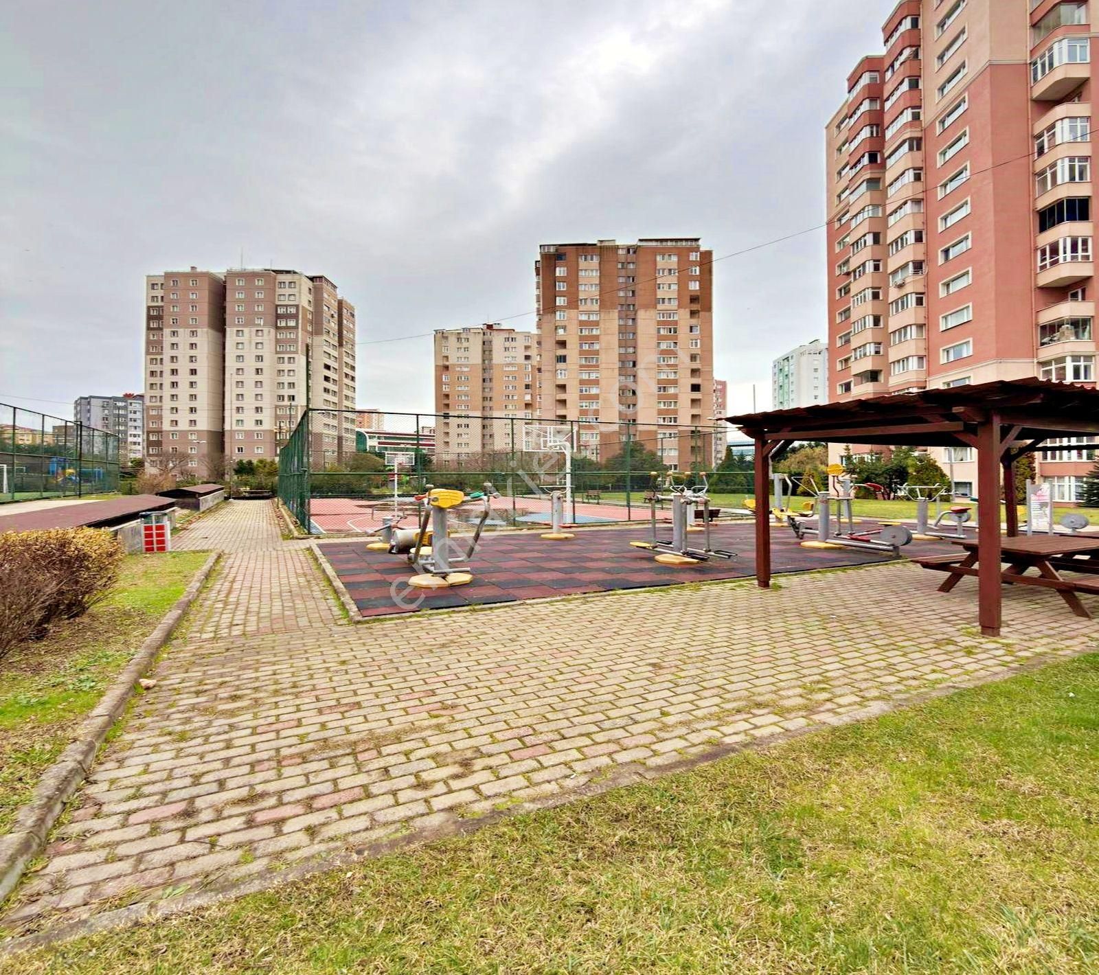 Beykent Umut Sitesi Peyzaj Manzaralı Dekorlu 3+1 Satılık Daire - Görsel 2