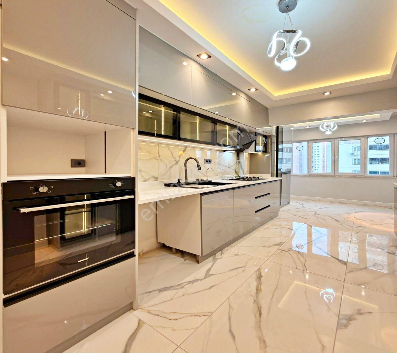 Beykent Umut Sitesi Peyzaj Manzaralı Dekorlu 3+1 Satılık Daire - Görsel 7