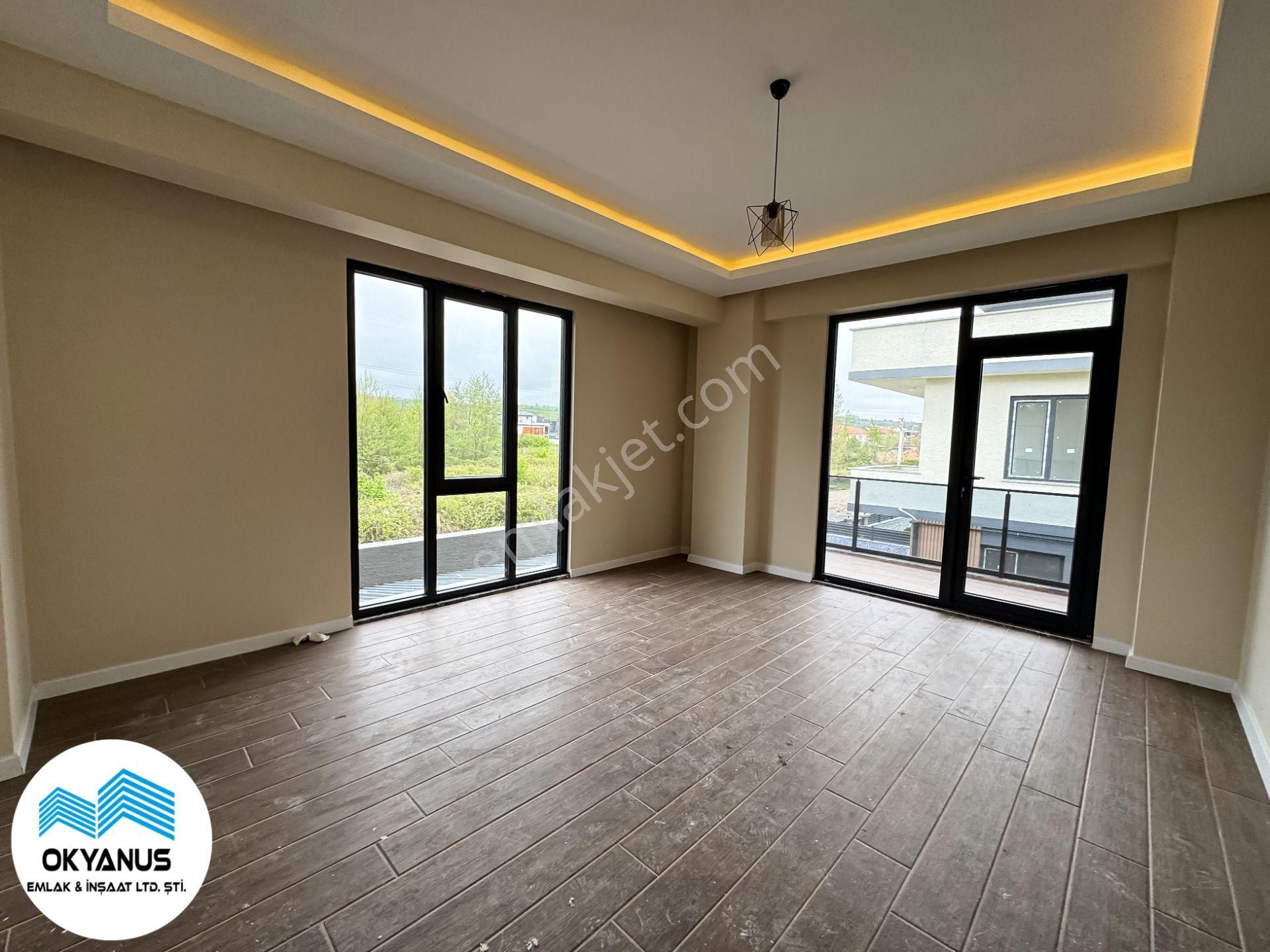 Karasu'da Özel Tasarımlı Geniş Teraslı 3+1 Satılık Villa - Görsel 20