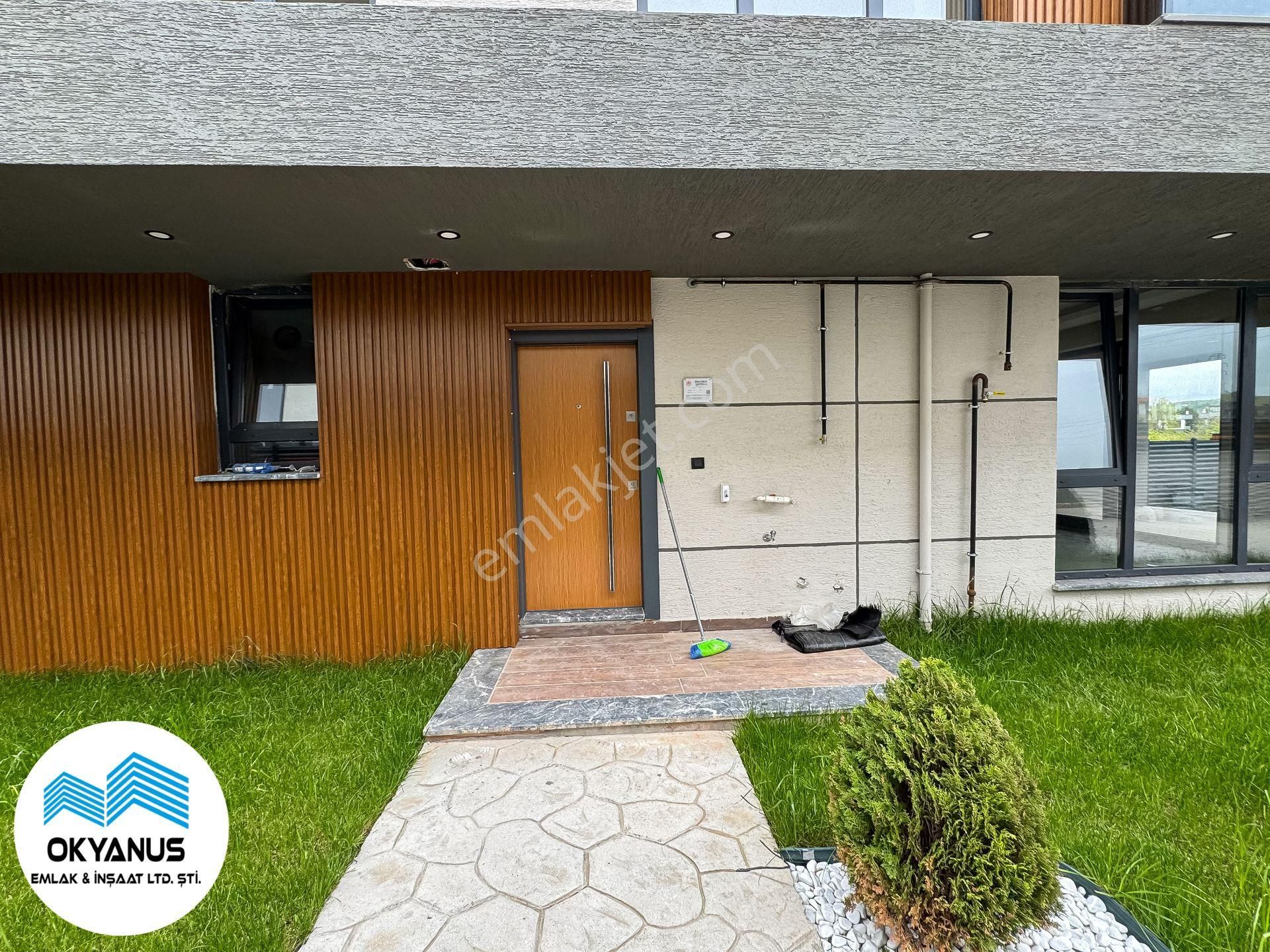 Karasu'da Özel Tasarımlı Geniş Teraslı 3+1 Satılık Villa - Görsel 6