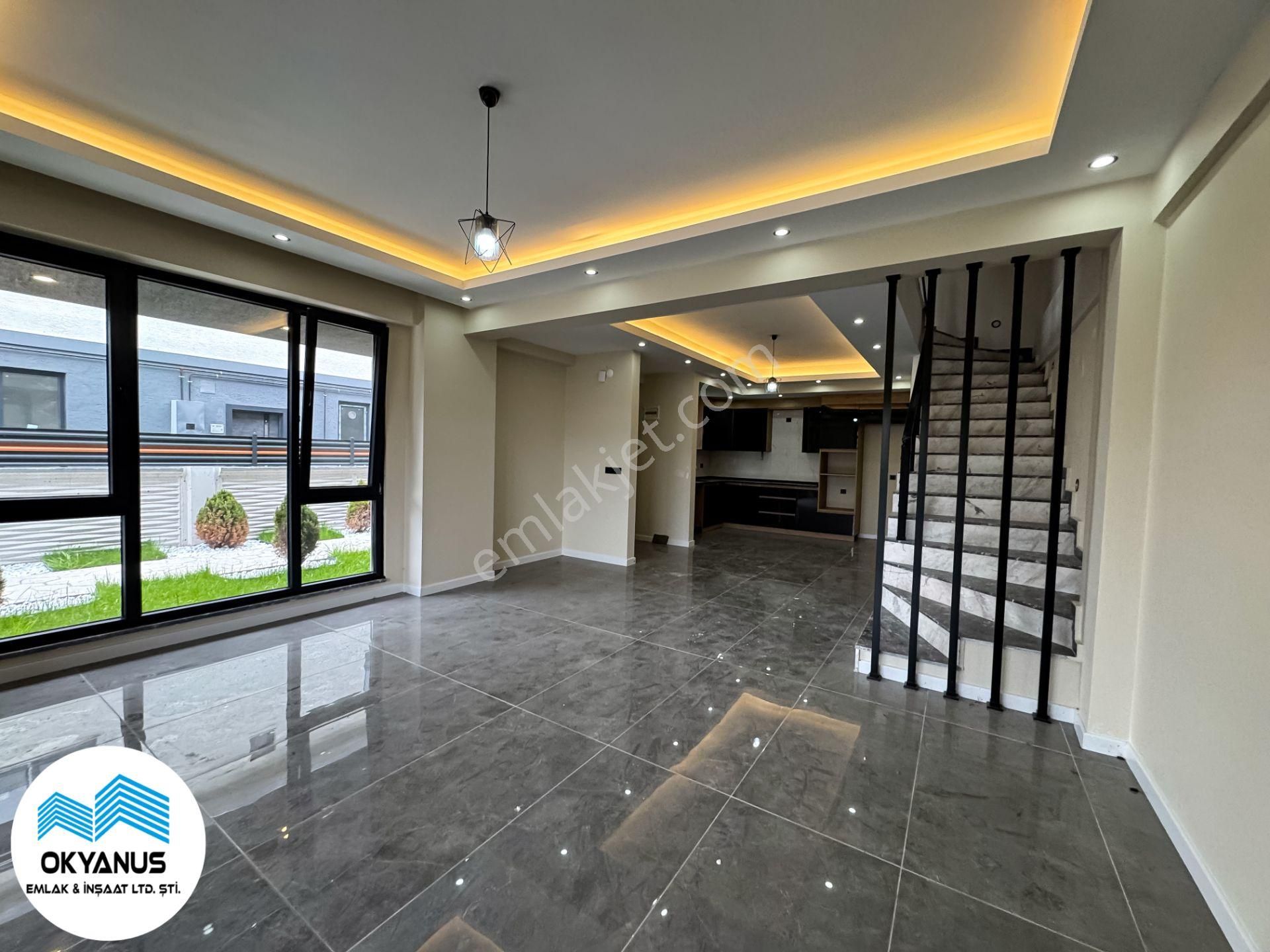 Karasu'da Özel Tasarımlı Geniş Teraslı 3+1 Satılık Villa - Görsel 33