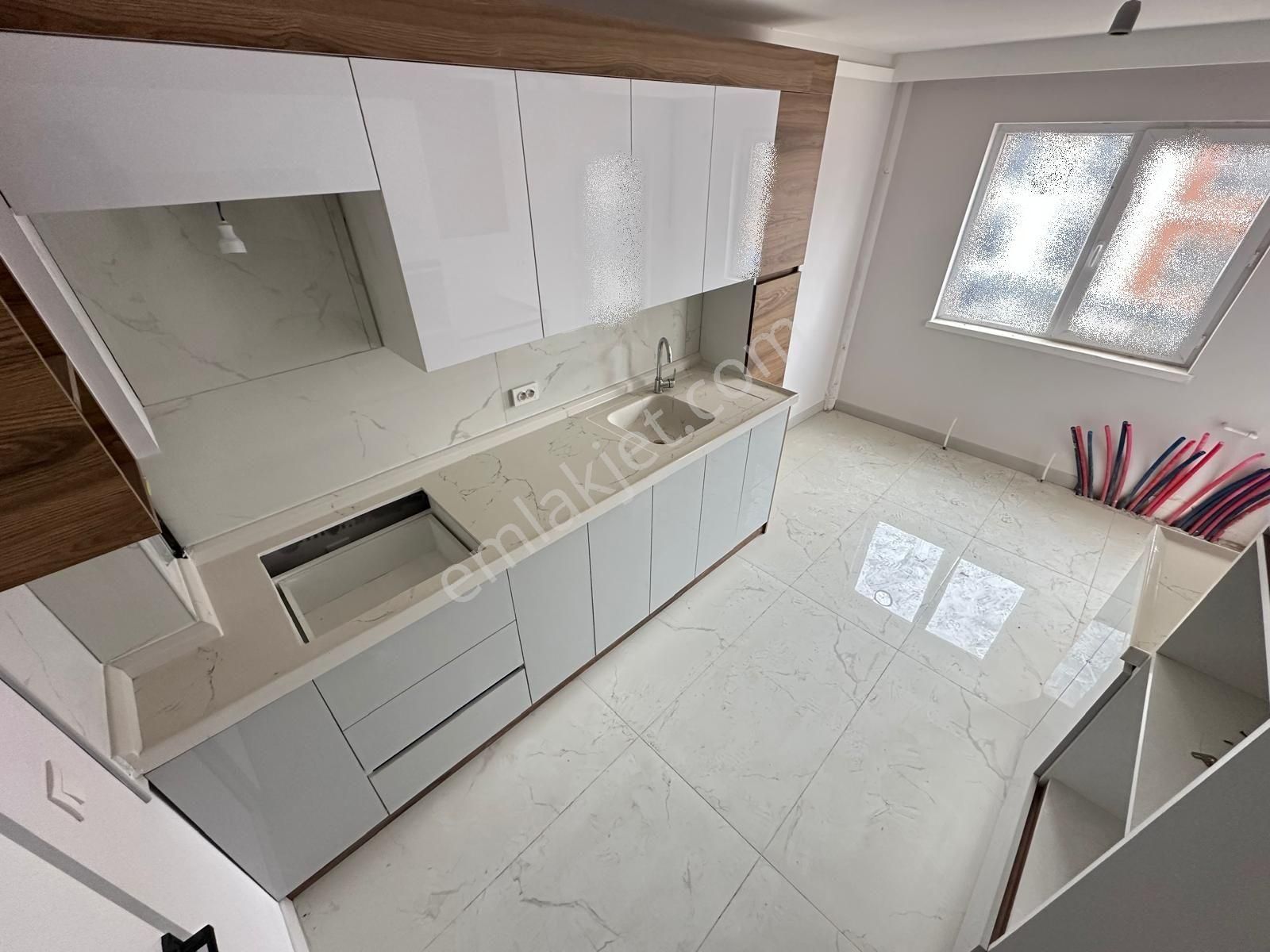 Yenikent Mustafa Kemal Mh.de 3+1 Katta Lüx Yapılı Satılık Daire - Görsel 2