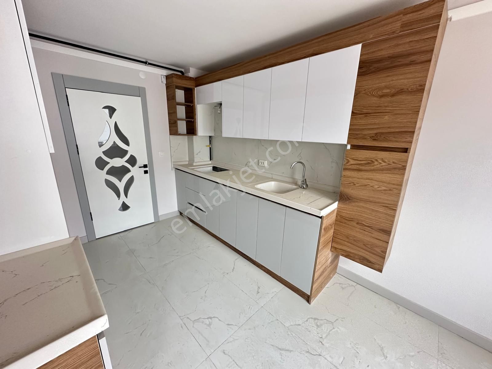 Yenikent Mustafa Kemal Mh.de 3+1 Katta Lüx Yapılı Satılık Daire - Görsel 3