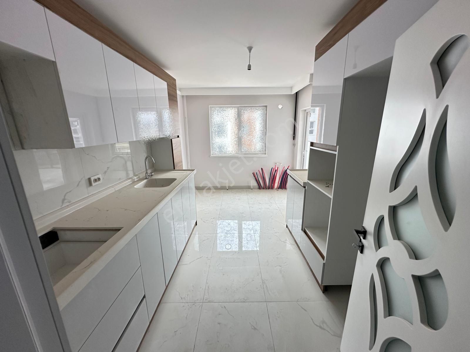 Yenikent Mustafa Kemal Mh.de 3+1 Katta Lüx Yapılı Satılık Daire - Görsel 7