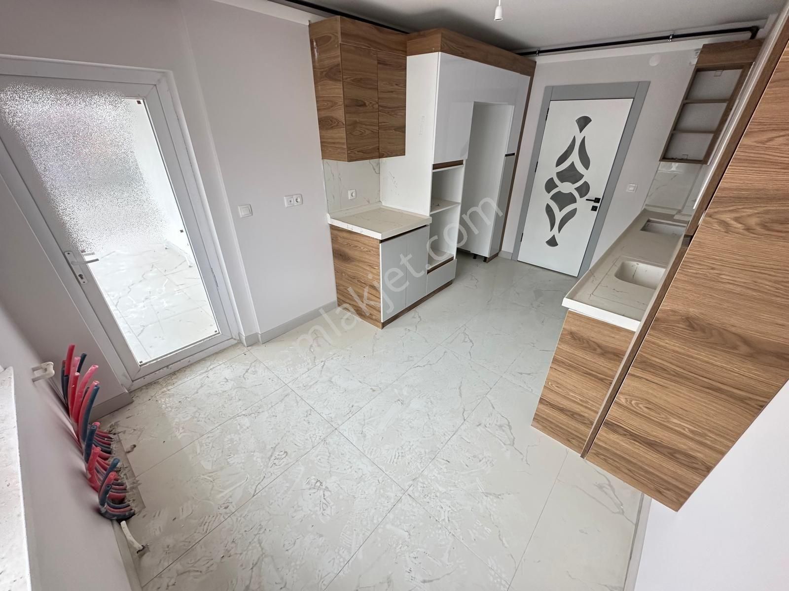 Yenikent Mustafa Kemal Mh.de 3+1 Katta Lüx Yapılı Satılık Daire - Görsel 5