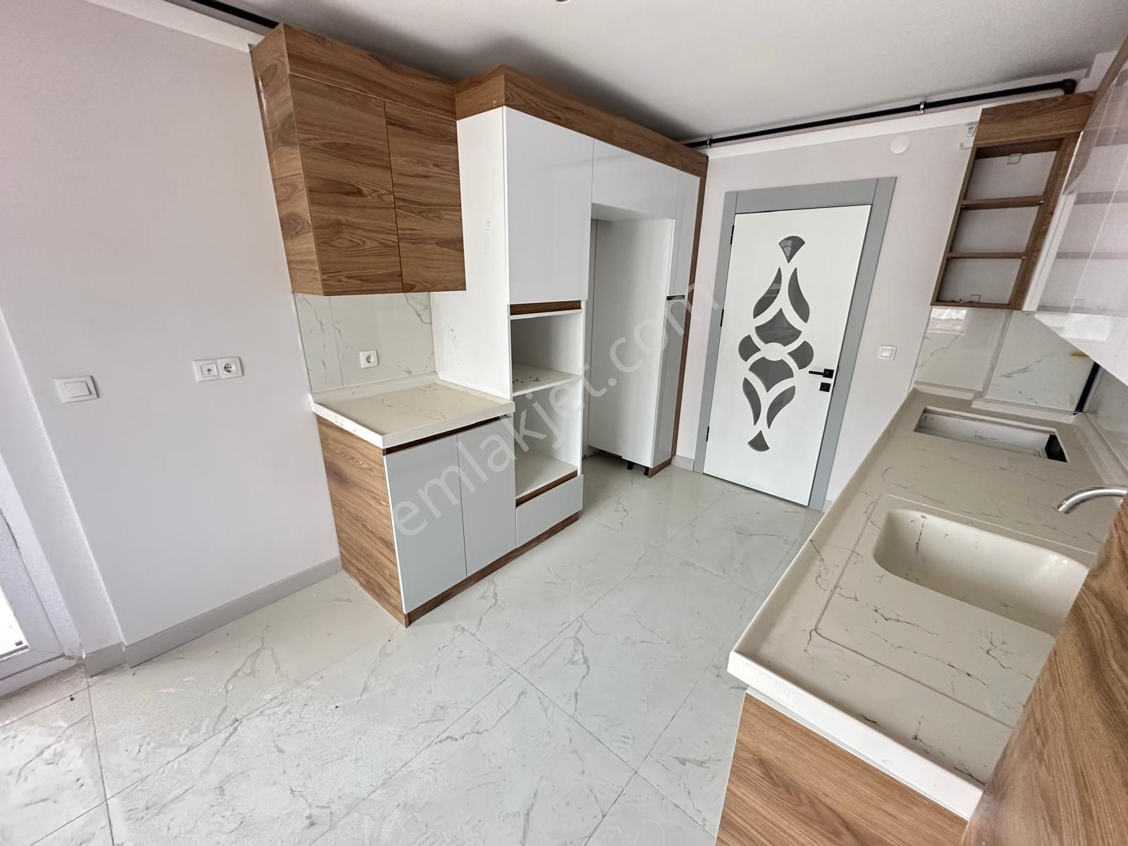 Yenikent Mustafa Kemal Mh.de 3+1 Katta Lüx Yapılı Satılık Daire - Görsel 4