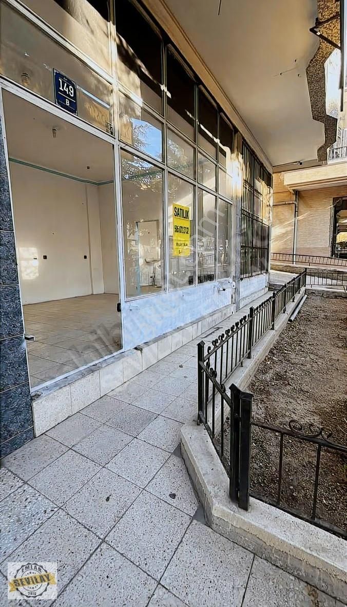 Osmangazi Mahallesi Cadde Üzerinde Satılık Dükkan