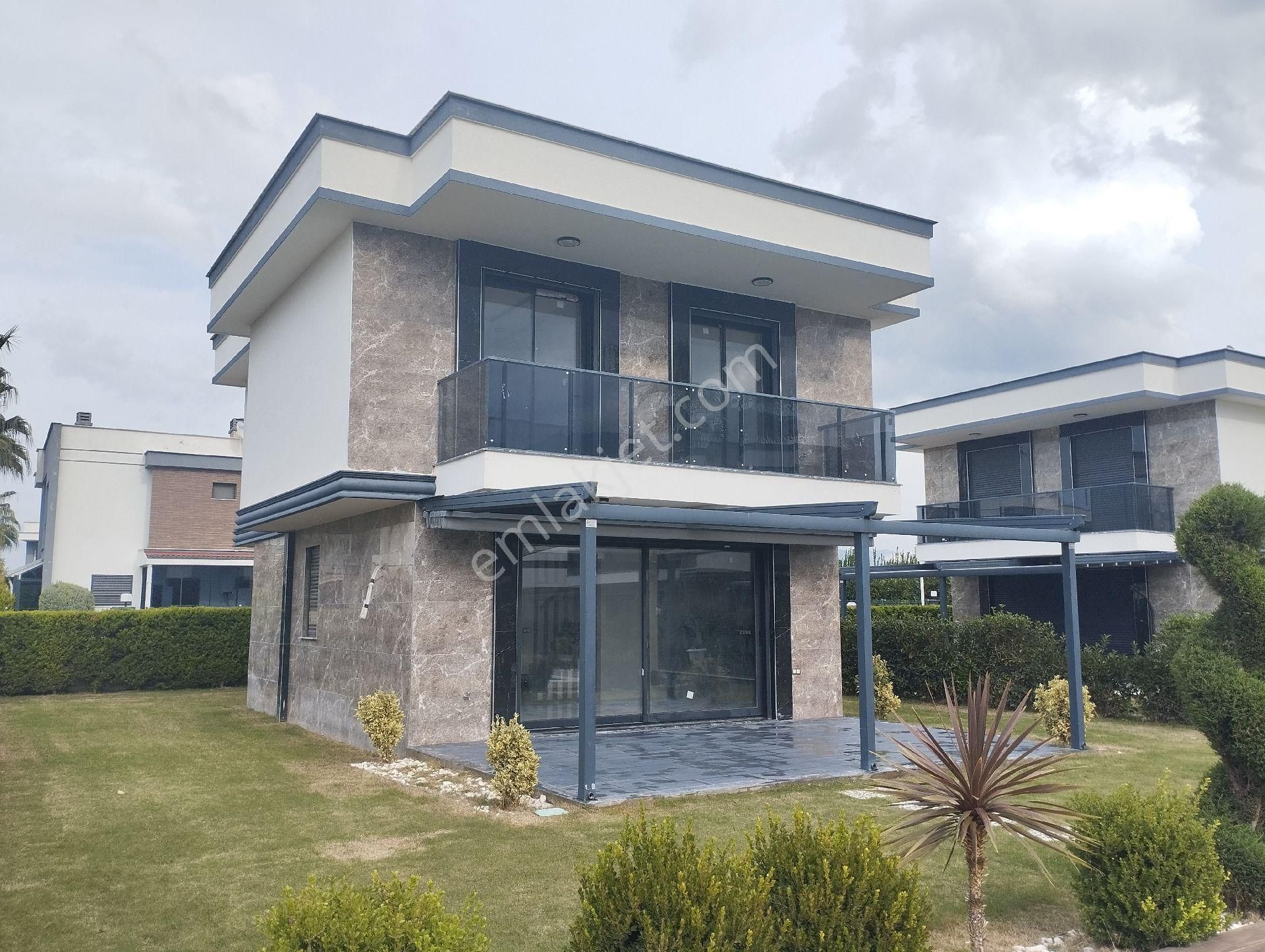 Davutlar Tek Müstakil Havuzlu Site