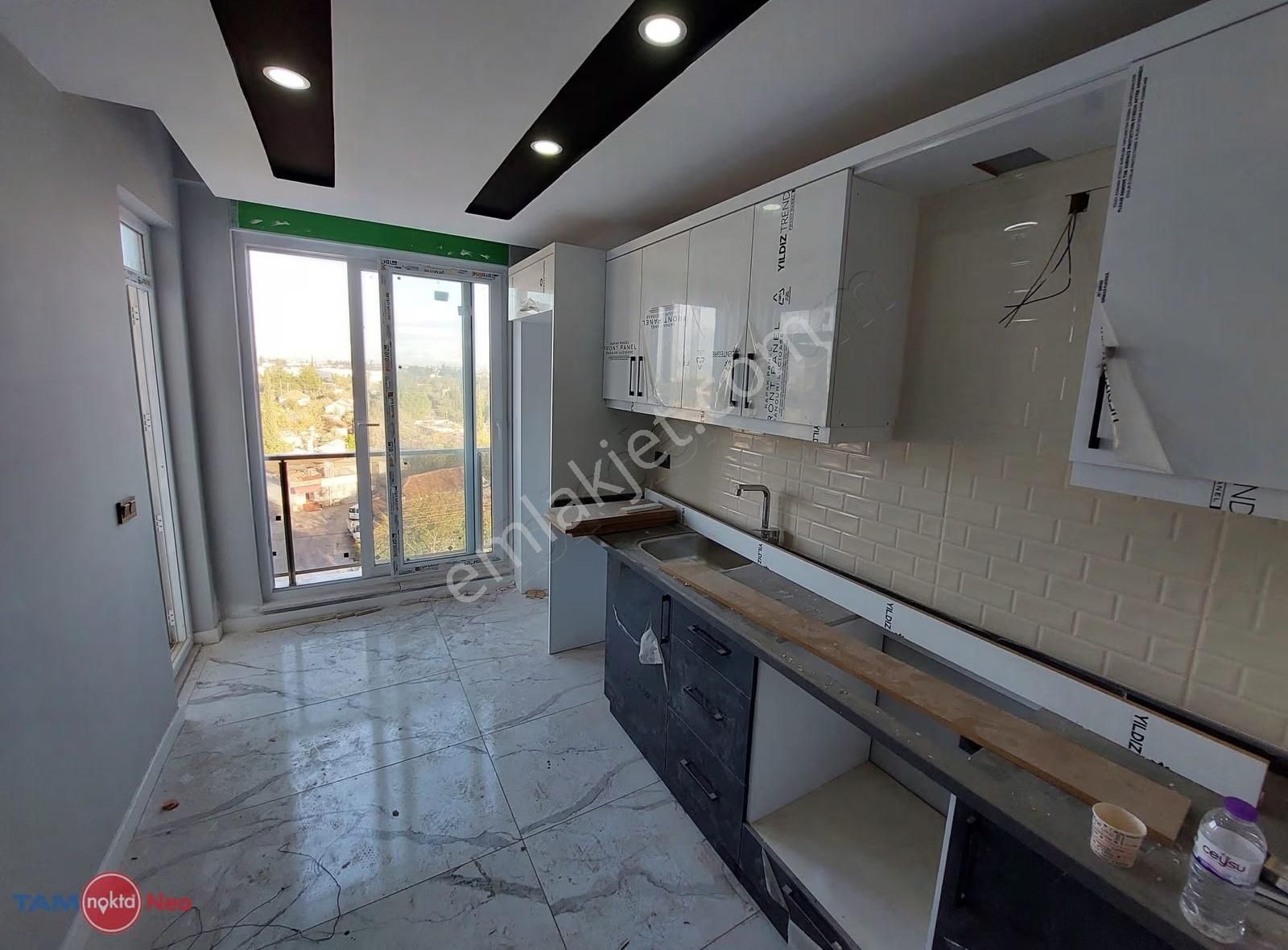 Havuzlu Güvenlikli Yol Üzeri Sıfır Mesken - Görsel 14