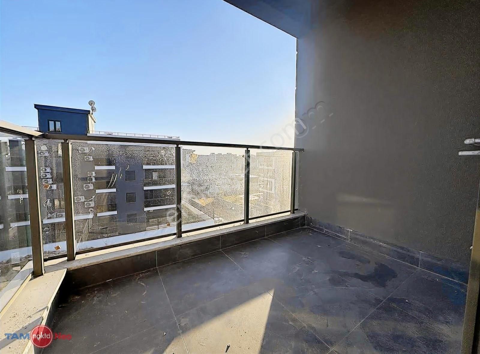 Altıntaş Merkezde | Havuzlu-kapalı Otoparklı Krediye Uygun 1+1 - Görsel 2