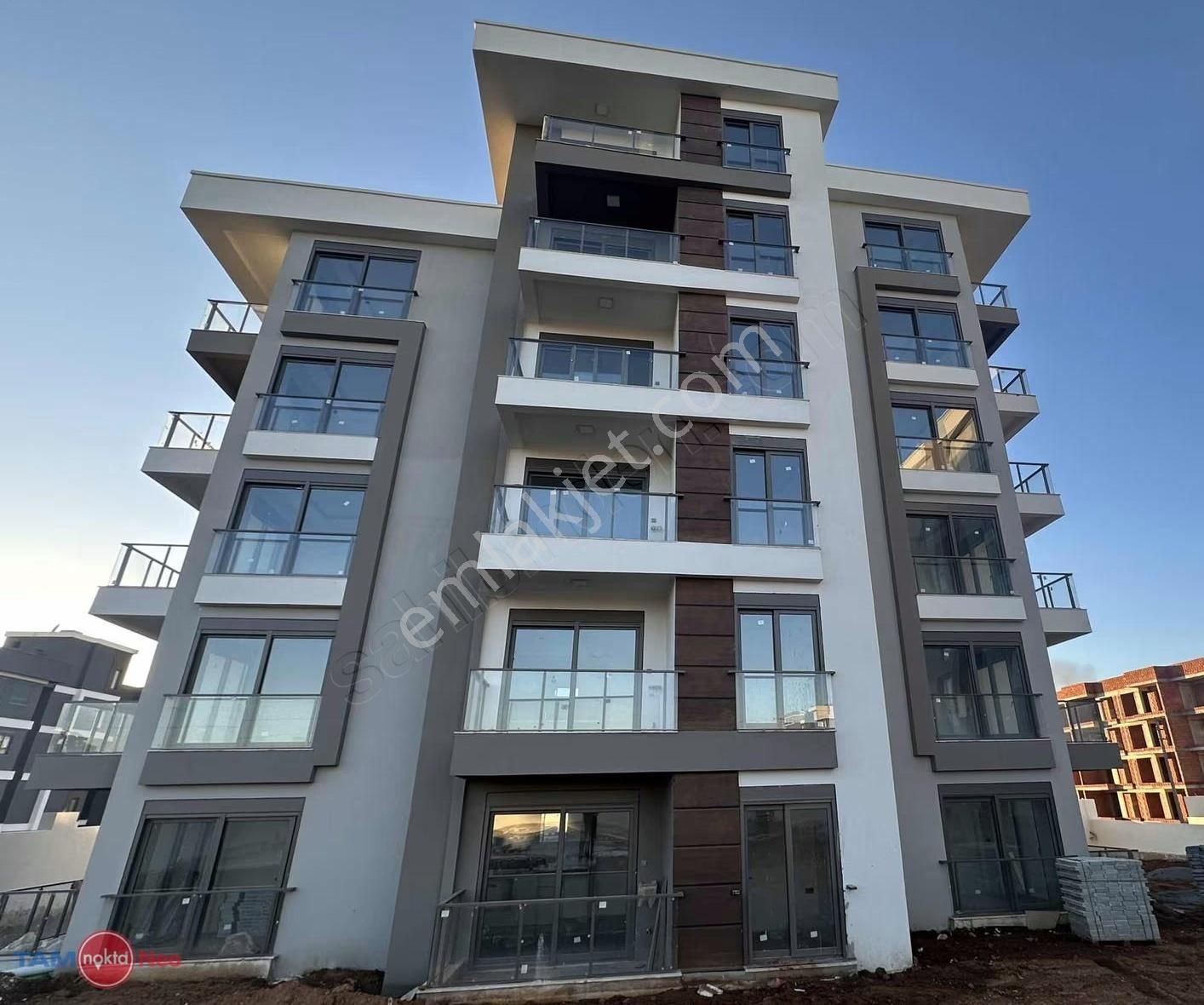 Altıntaş Merkezde | Havuzlu-kapalı Otoparklı Krediye Uygun 1+1 - Görsel 8