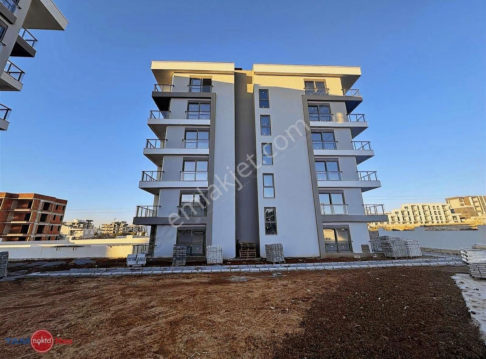 Altıntaş Merkezde | Havuzlu-kapalı Otoparklı Krediye Uygun 1+1 - Görsel 3