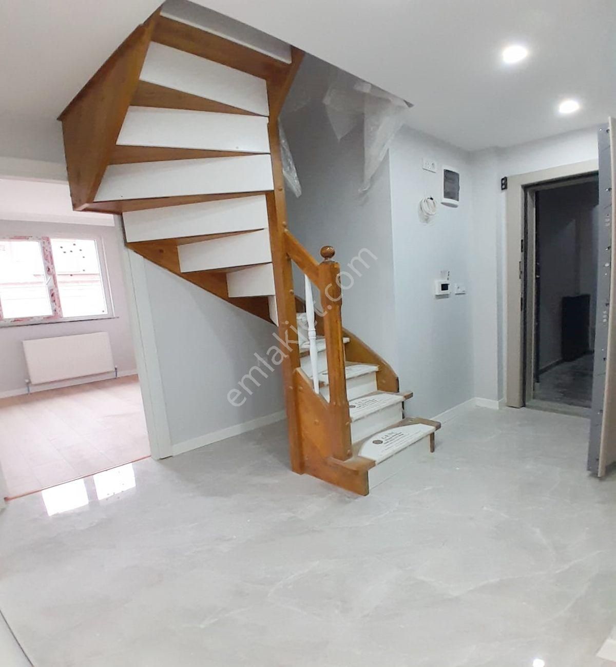 Müslüm Emlaktan Kapalı Otoparklı 4+2 Satılık Dublex - Görsel 14