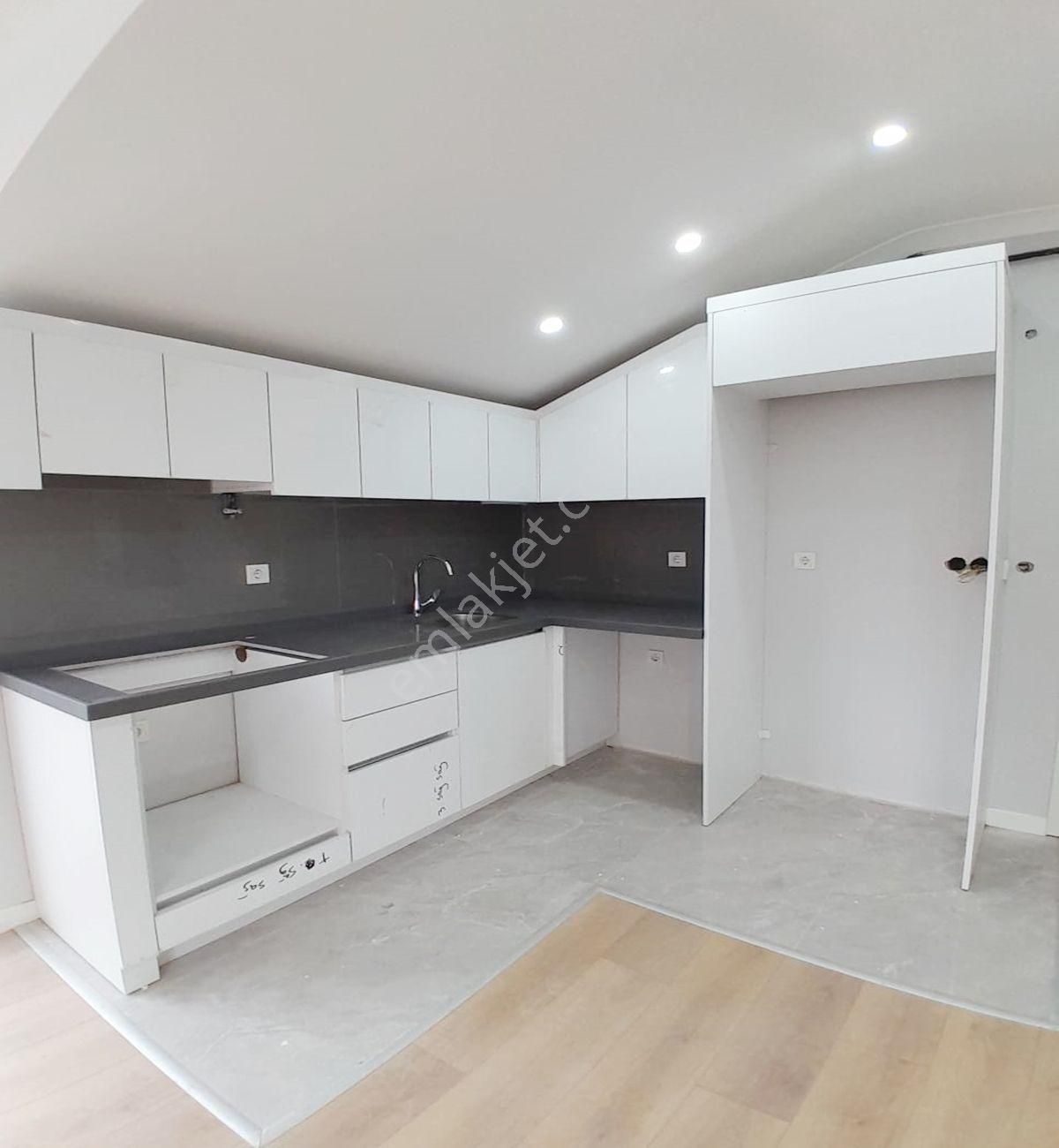 Müslüm Emlaktan Kapalı Otoparklı 4+2 Satılık Dublex - Görsel 31