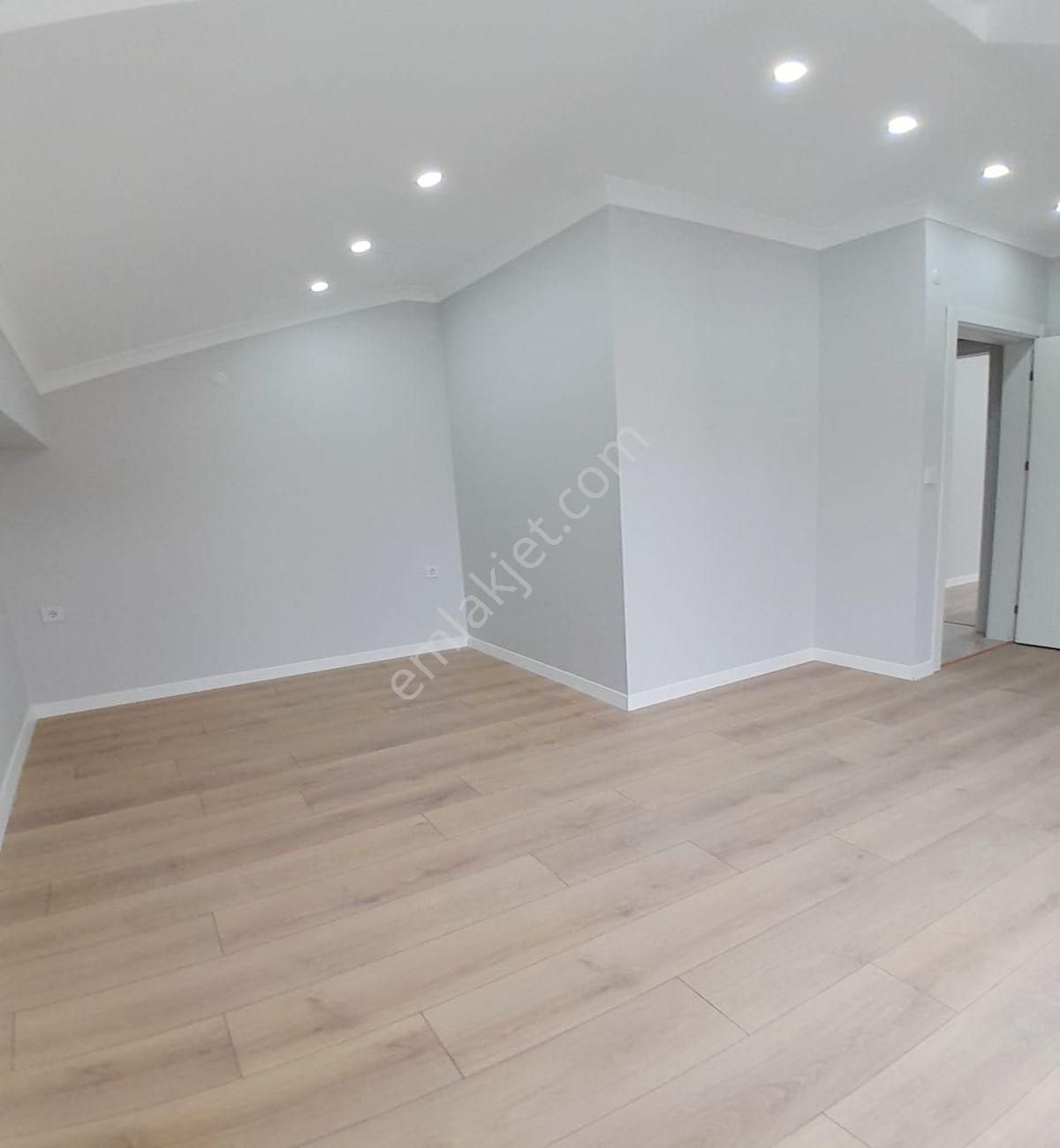 Müslüm Emlaktan Kapalı Otoparklı 4+2 Satılık Dublex - Görsel 21