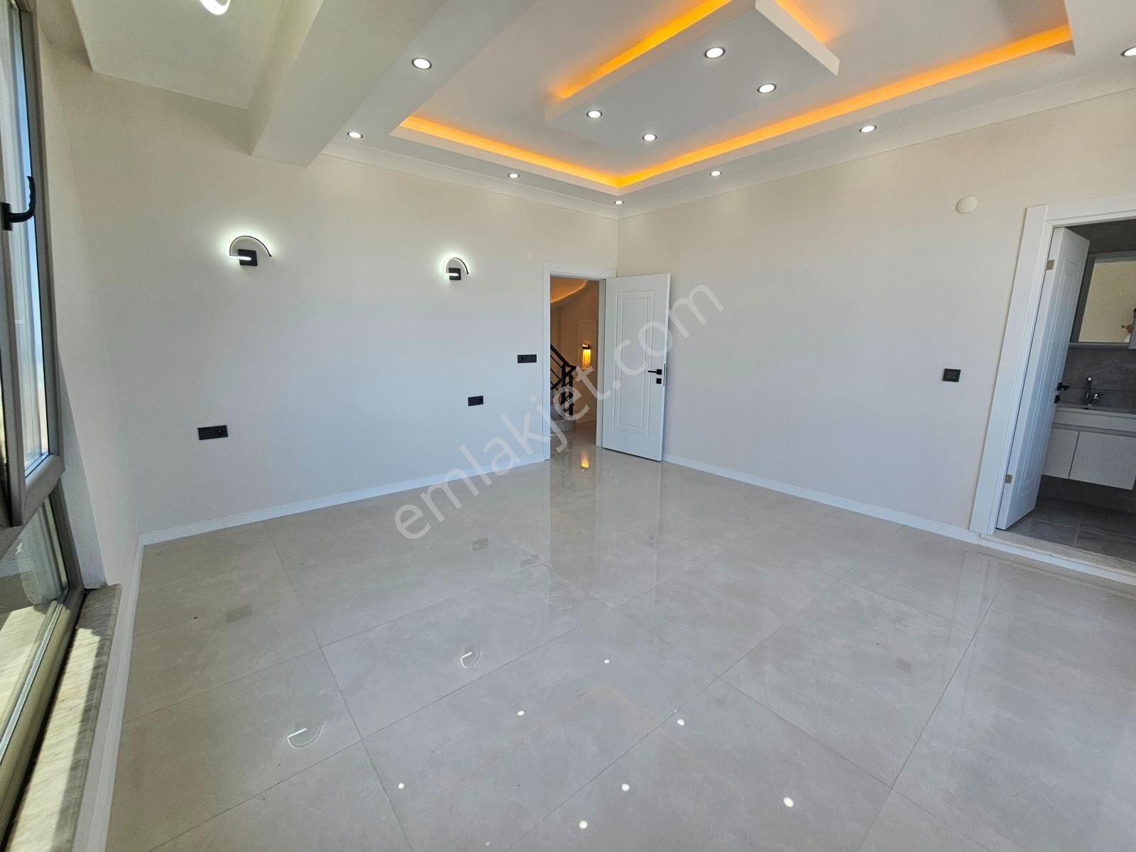 Kocaali Sakarya'da Deniz'den 4+1 Denize Sıfır,köşe Parsel , Havuzlu Lüks Villa - Görsel 2