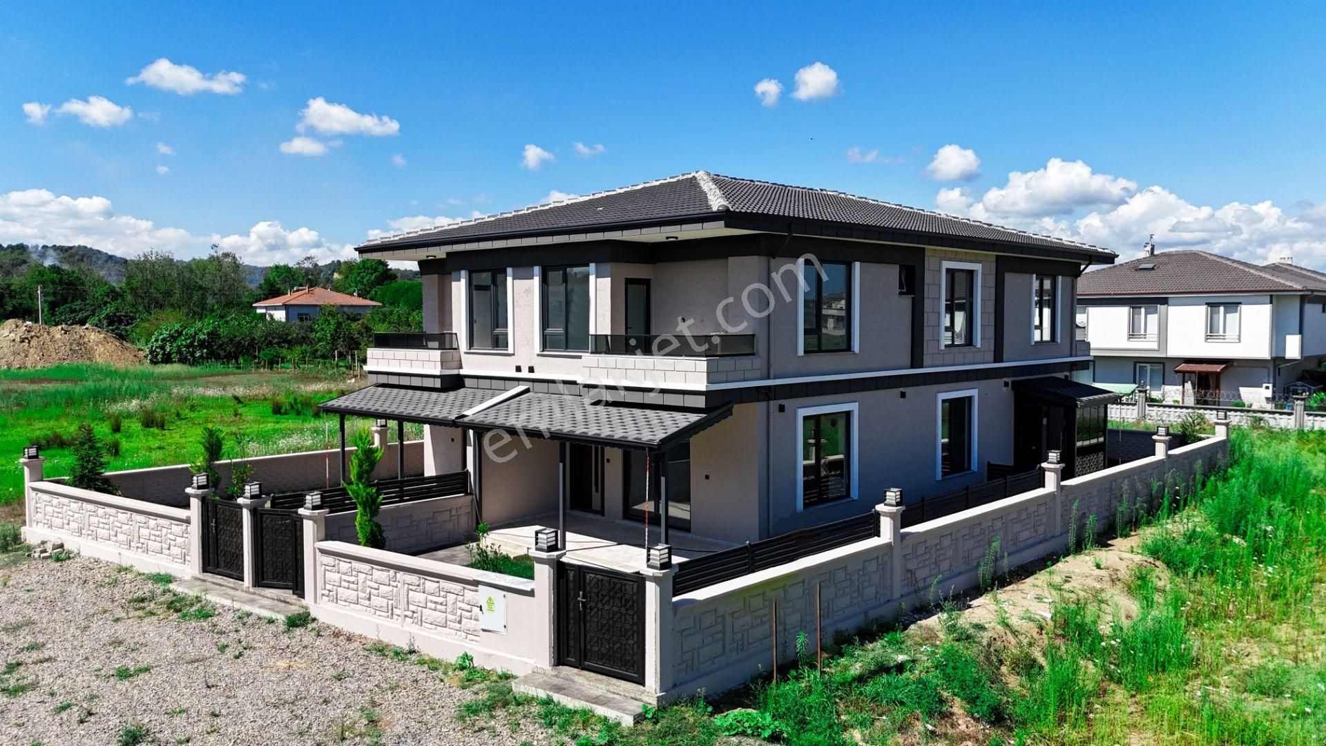 Karasu'da Hayat Standartlarını Yükselten 3+1 Satılık Villa - Görsel 8