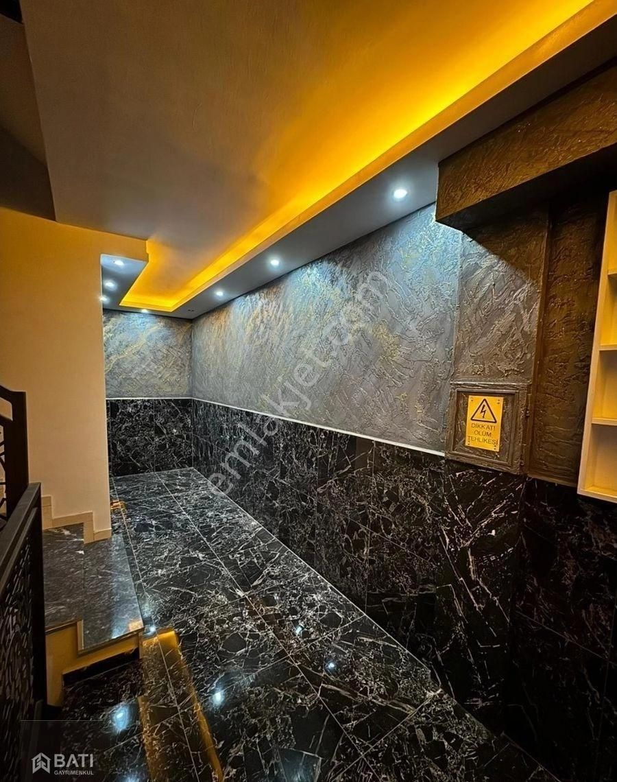 Altınkum'da Denize 100 Metre Satılık 3+1 Sıfır Yapı - Görsel 13