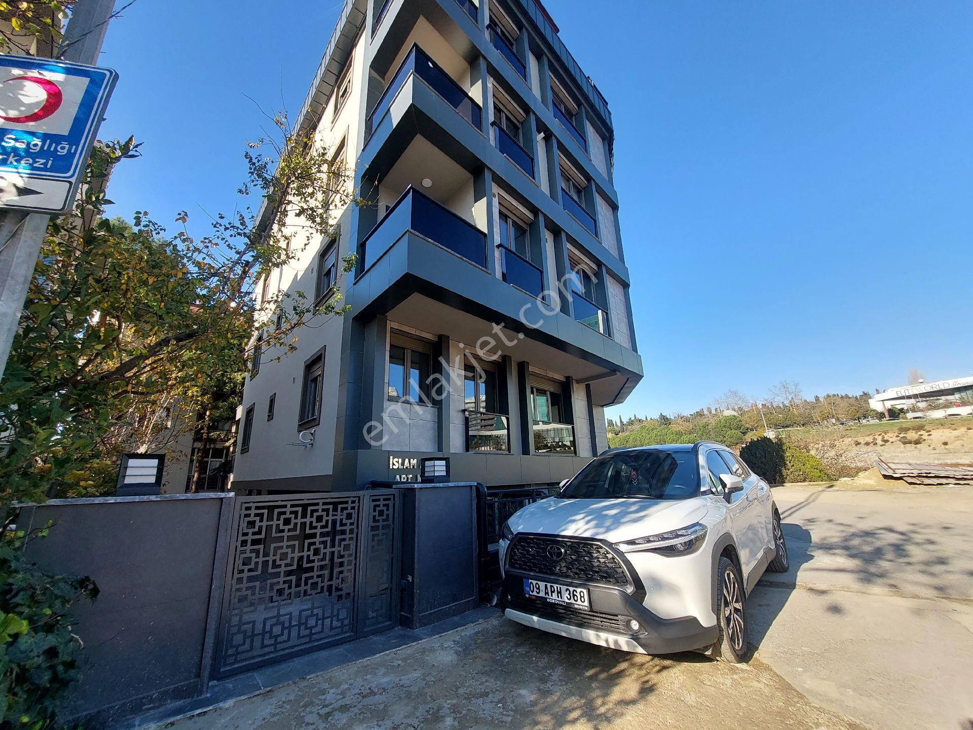 Maltepe Küçükyalı Da Harika Konumda Ve 1 Nci Sınıf İşçilik - Görsel 3