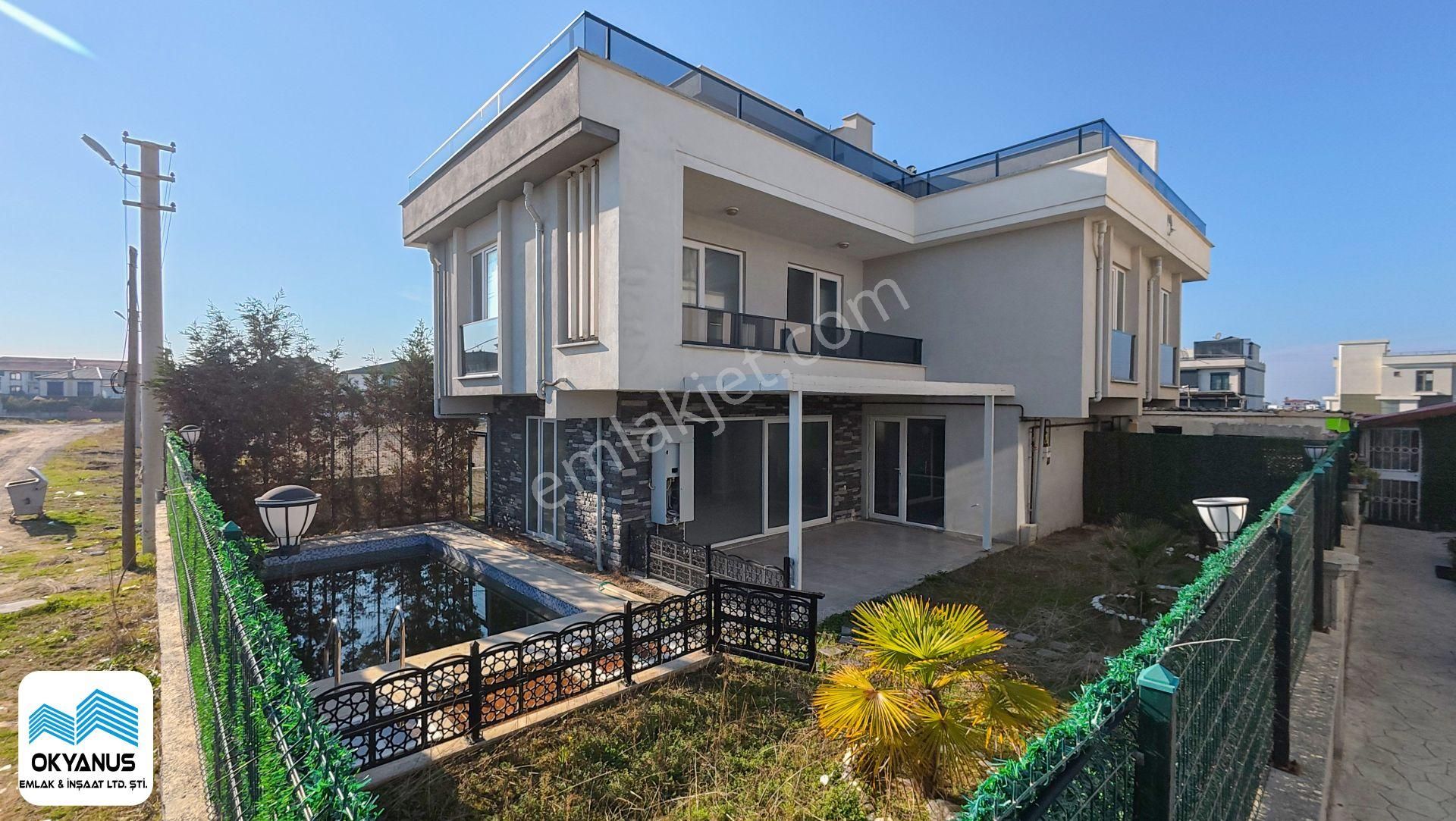 Karasu'da Deniz Manzaralı Teraslı Havuzlu Satılık 3+1 Villa - Görsel 5