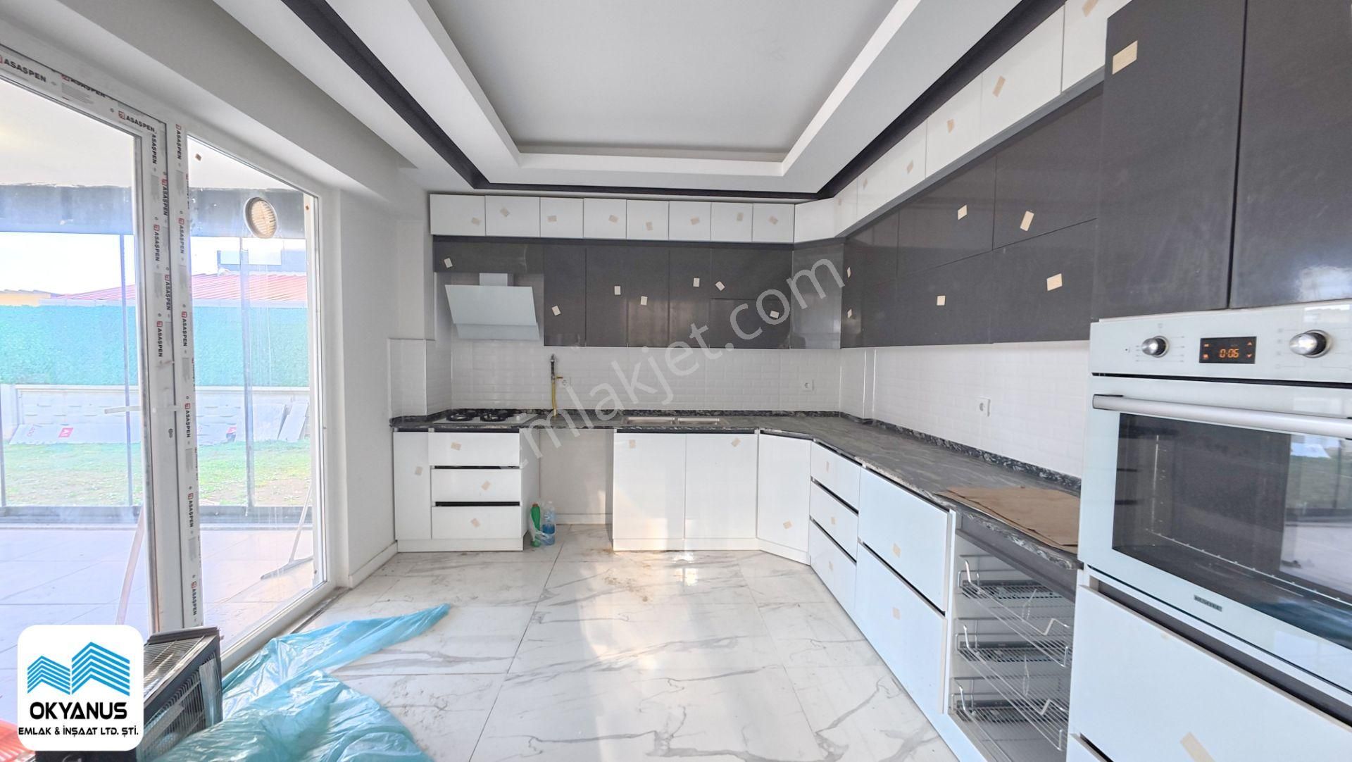 Karasu'da Deniz Manzaralı Teraslı Havuzlu Satılık 3+1 Villa - Görsel 24