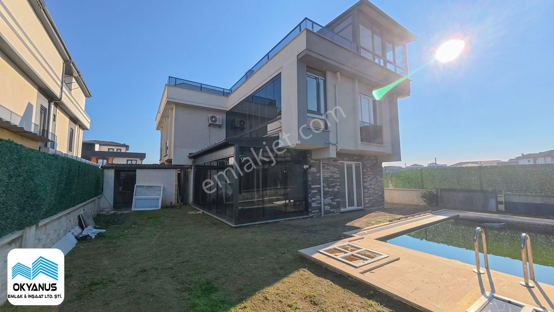 Karasu'da Deniz Manzaralı Teraslı Havuzlu Satılık 3+1 Villa - Görsel 15