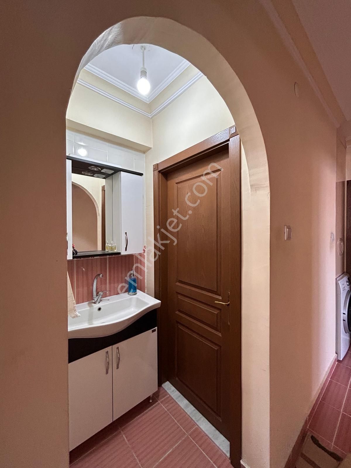 Karapürçek'te Geniş Mutfaklı Ebeveyn Banyolu Katta 3+1 Satılık Daire - Görsel 14