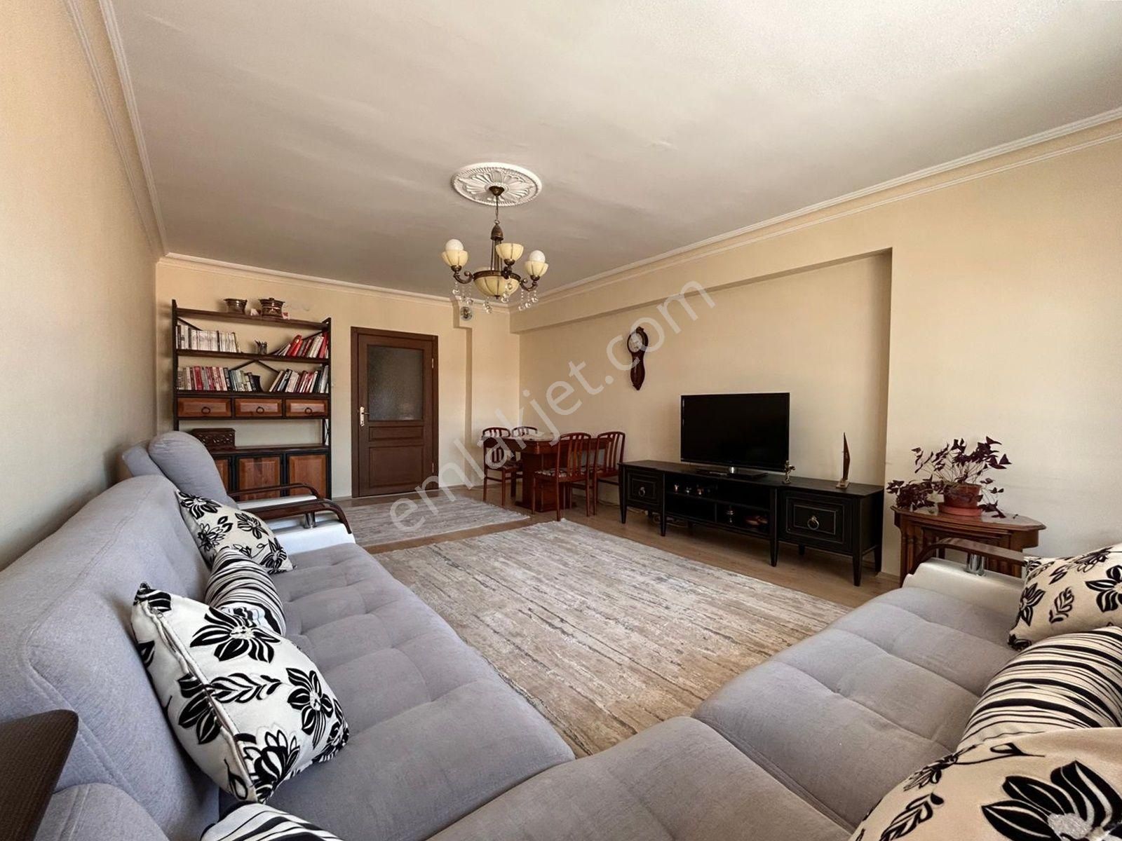 Karapürçek'te Geniş Mutfaklı Ebeveyn Banyolu Katta 3+1 Satılık Daire - Görsel 9