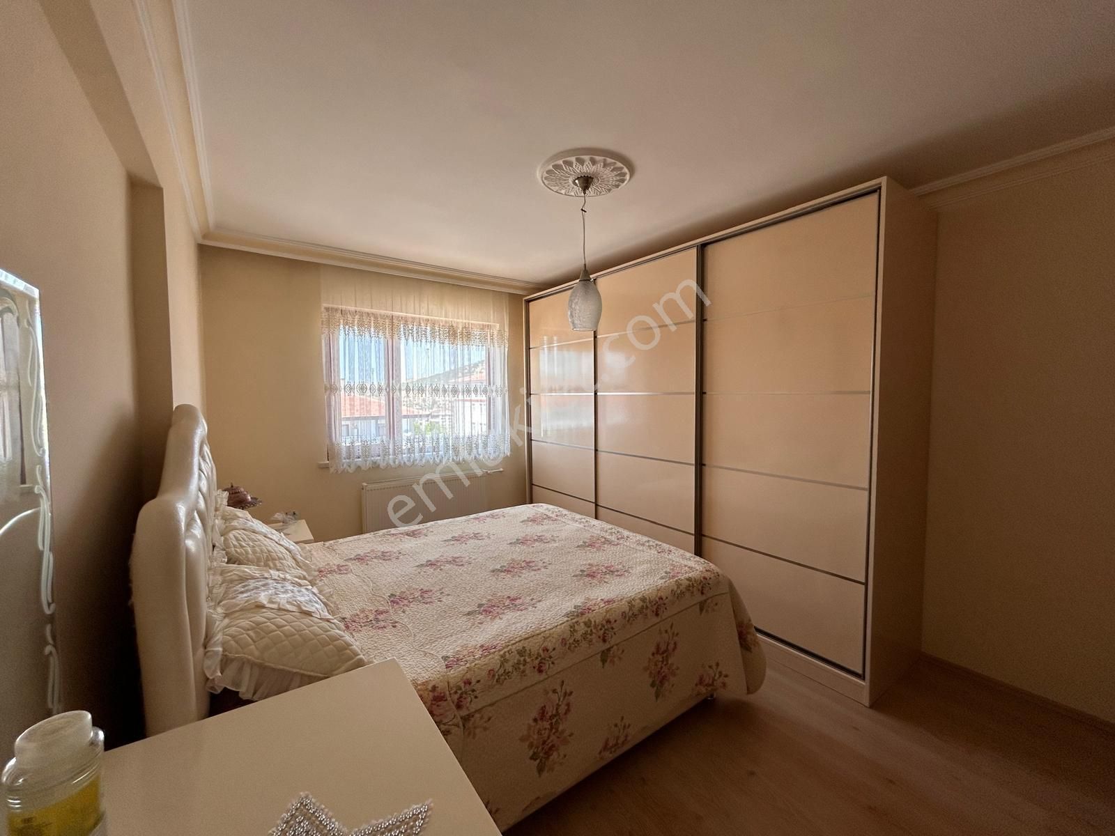 Karapürçek'te Geniş Mutfaklı Ebeveyn Banyolu Katta 3+1 Satılık Daire - Görsel 12