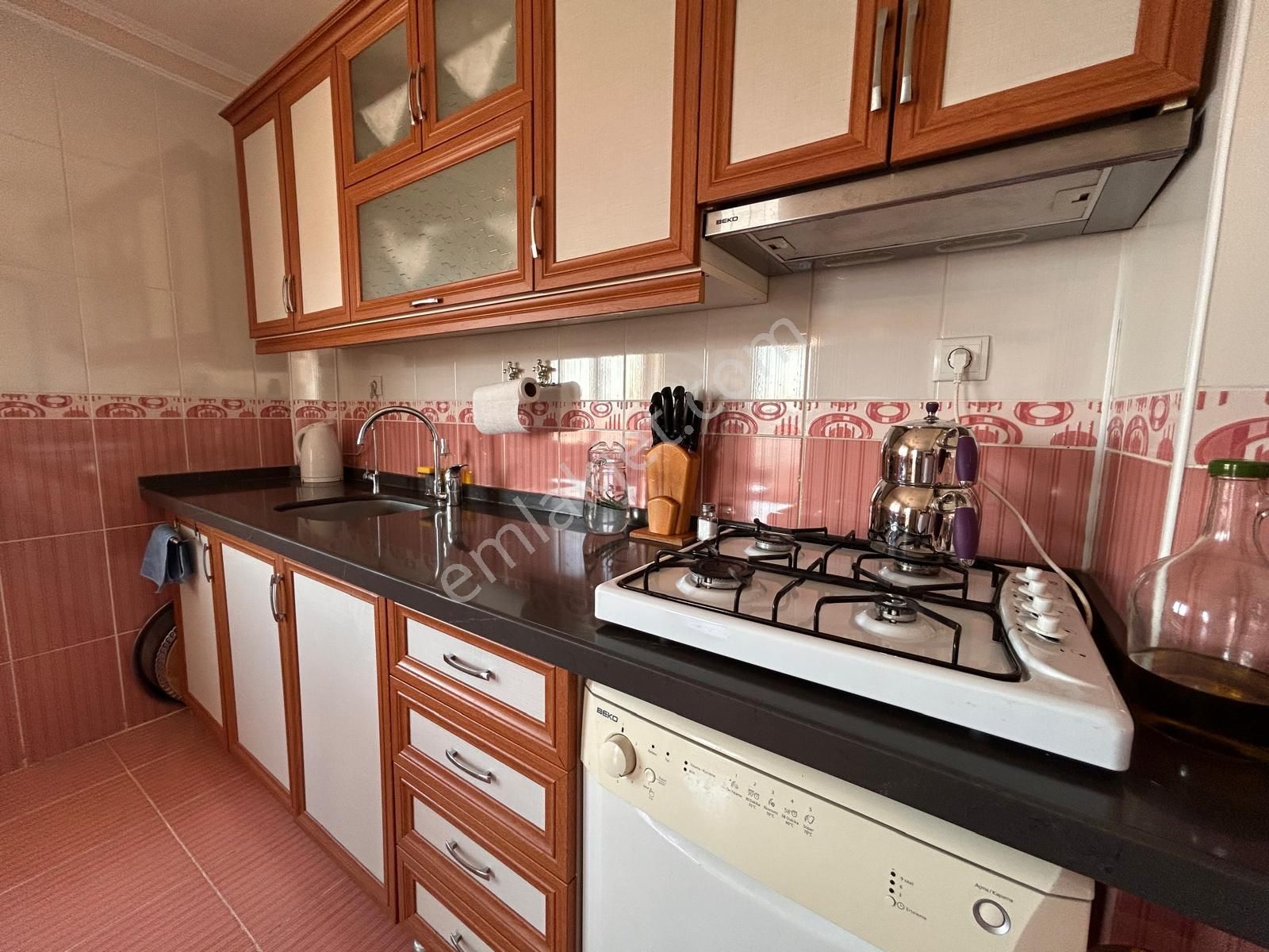 Karapürçek'te Geniş Mutfaklı Ebeveyn Banyolu Katta 3+1 Satılık Daire - Görsel 3