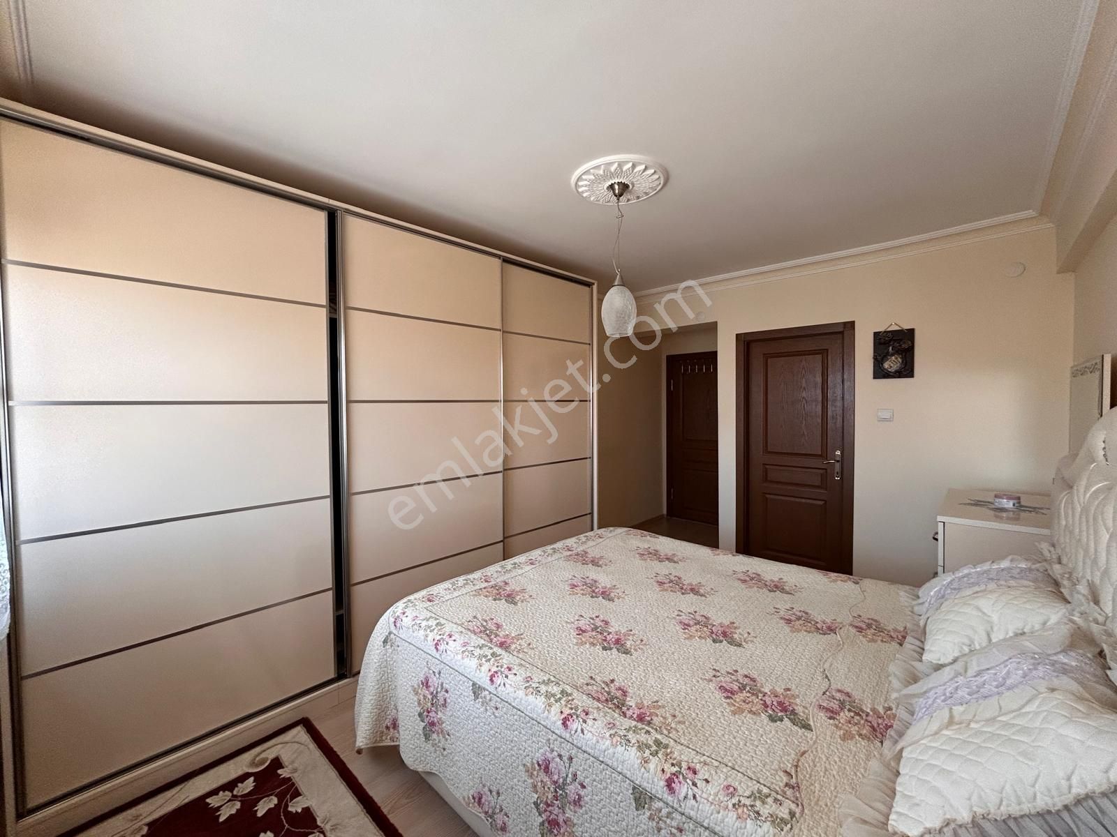 Karapürçek'te Geniş Mutfaklı Ebeveyn Banyolu Katta 3+1 Satılık Daire - Görsel 11