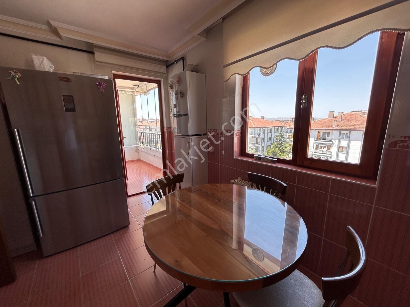 Karapürçek'te Geniş Mutfaklı Ebeveyn Banyolu Katta 3+1 Satılık Daire - Görsel 5