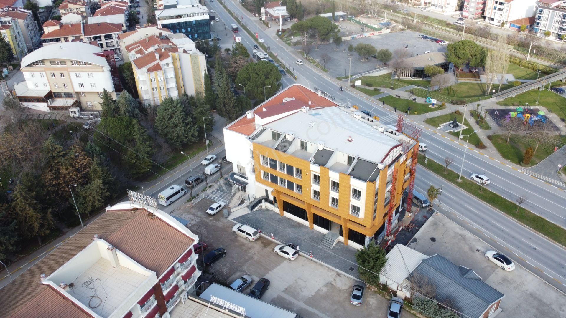 Cb King'den Yıldız Mah. Yeni İzmir Yolu Caddesi 1+1 Kiralık Ofis