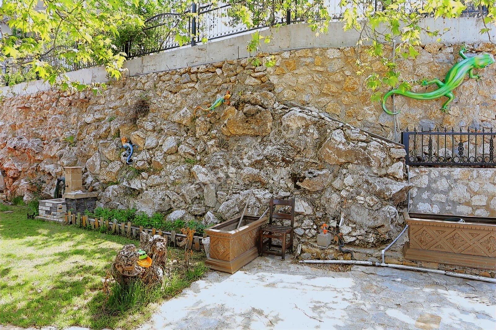 Konyaaltı Çağlarcada Geniş Bahçeli Müstakil Ev | Tekce - Görsel 32