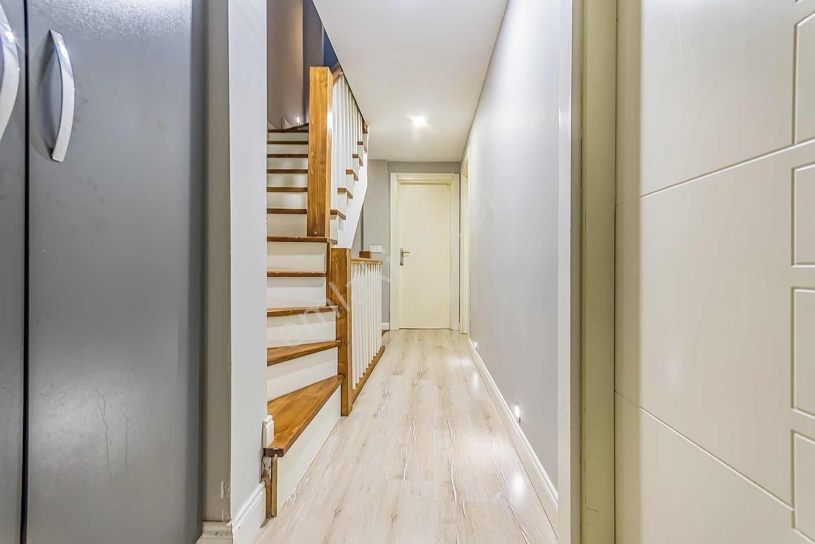 Barınaklarda Muhteşem Lokasyonda Müstakil Satılık Triplex Villa - Görsel 9