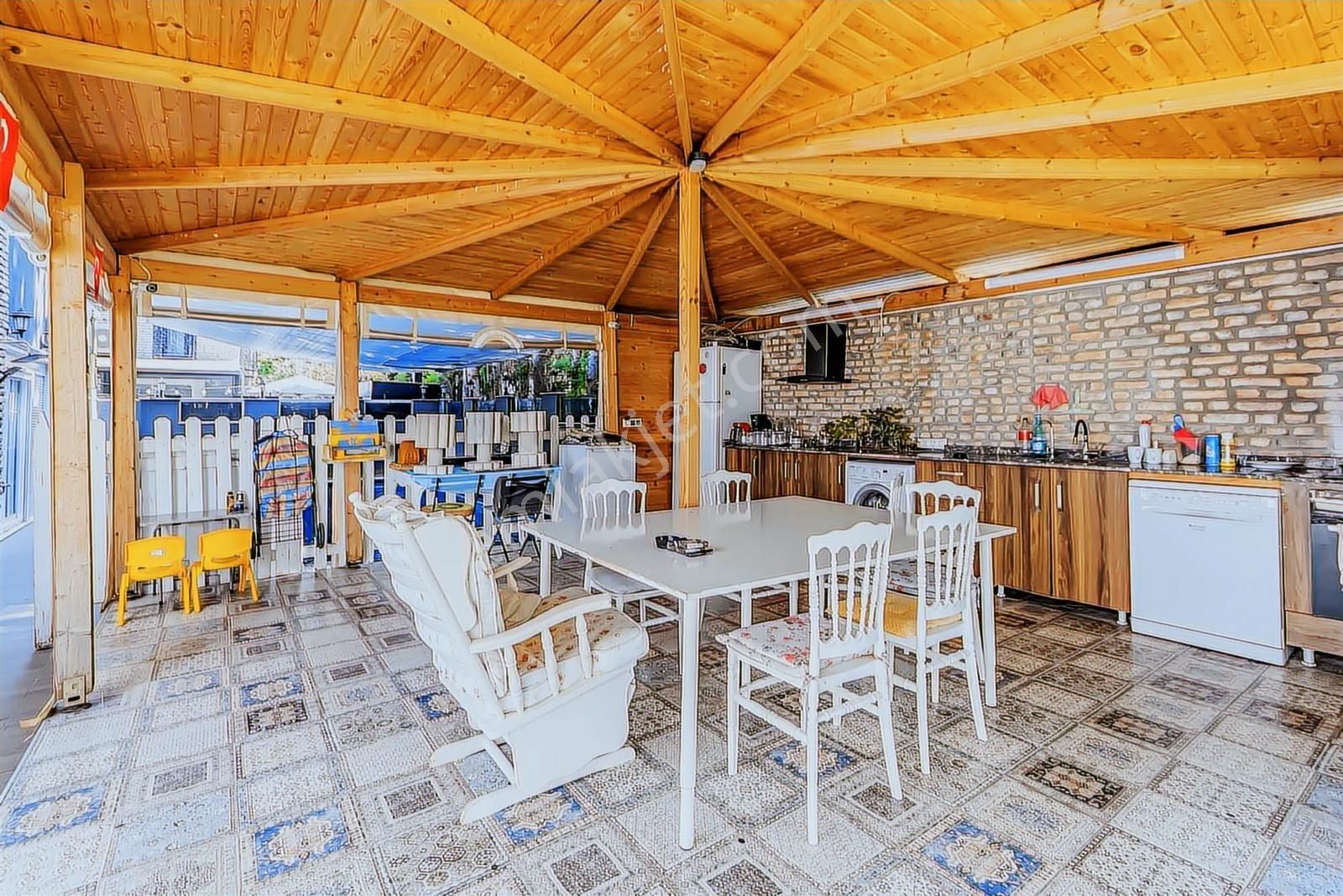 Barınaklarda Muhteşem Lokasyonda Müstakil Satılık Triplex Villa - Görsel 3