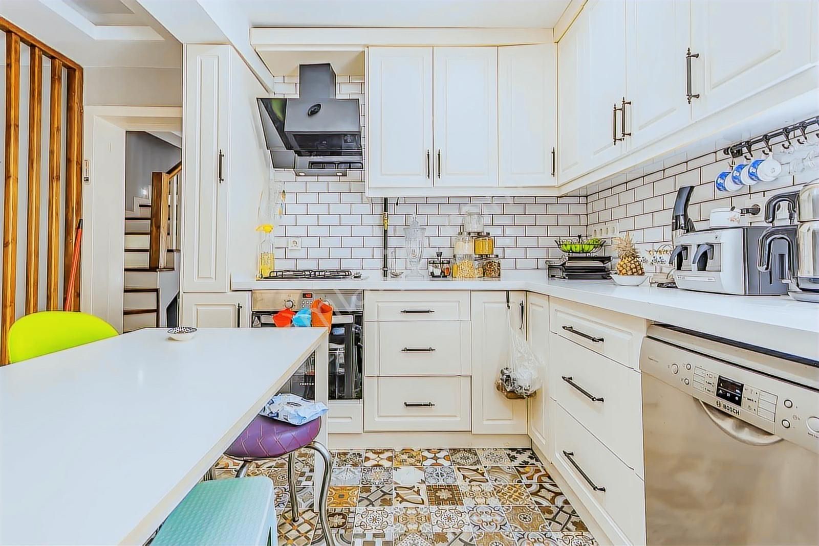 Barınaklarda Muhteşem Lokasyonda Müstakil Satılık Triplex Villa - Görsel 27