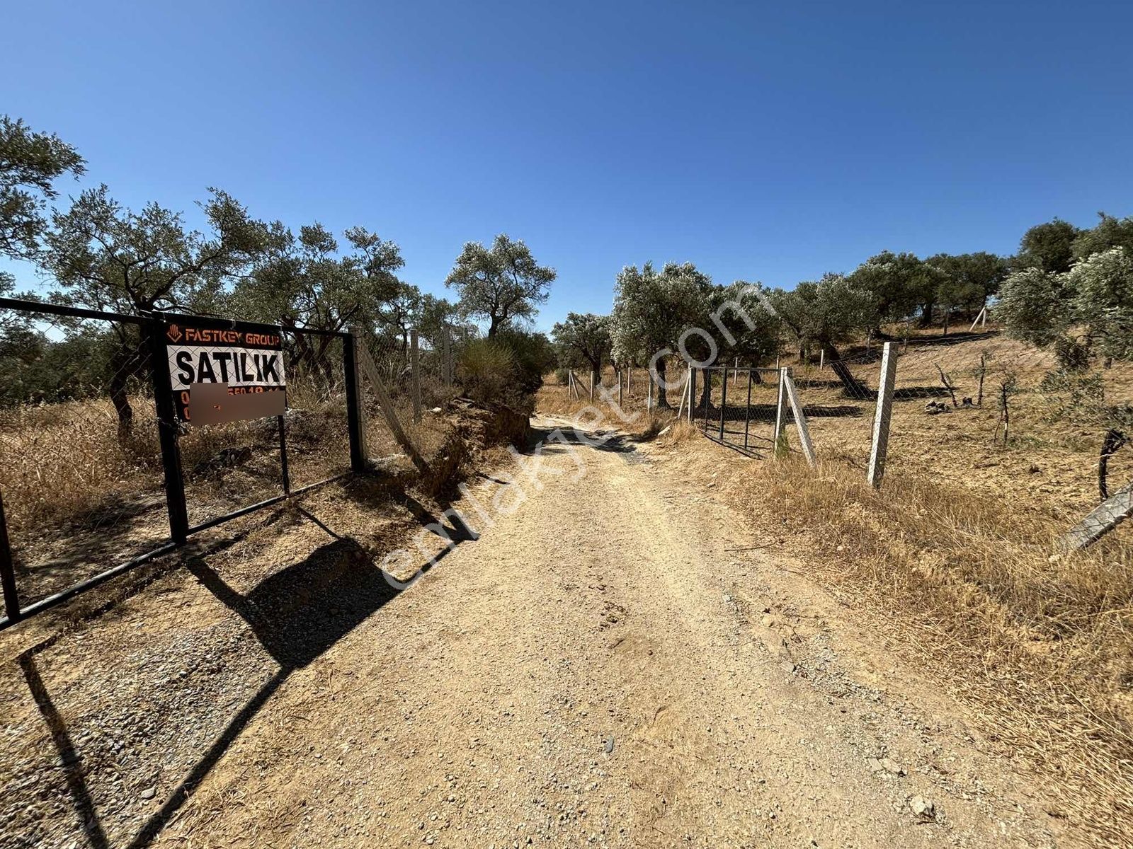 Karakızlar'da 5 Hisseli Tarla 930 M2 Köy Merkezine 800 M