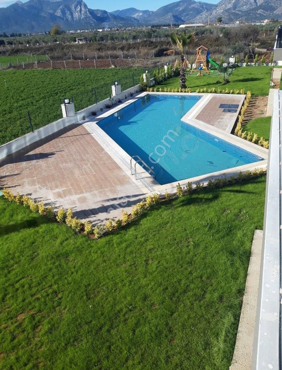 Bahceyakada Lüx Sitede 2+1
