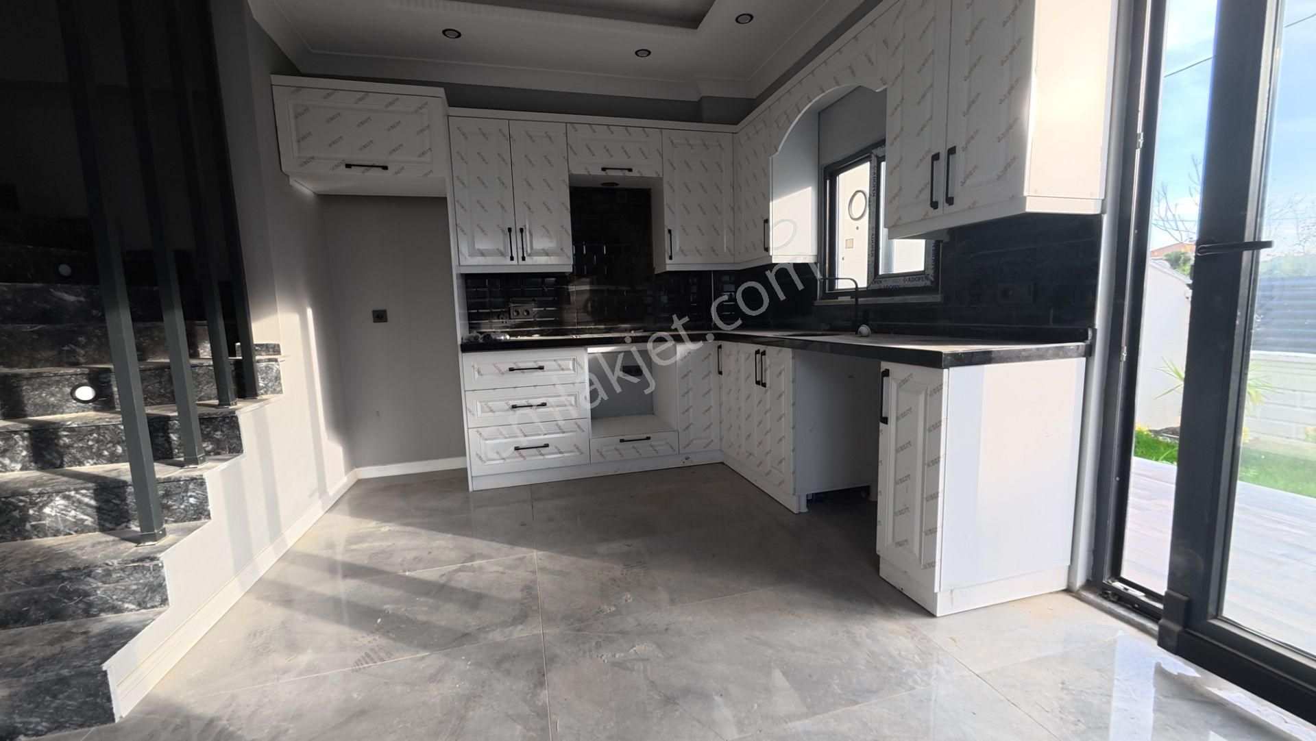 Kocaali’de Satılık 3+1 Sıfır Modern Villa - Görsel 11