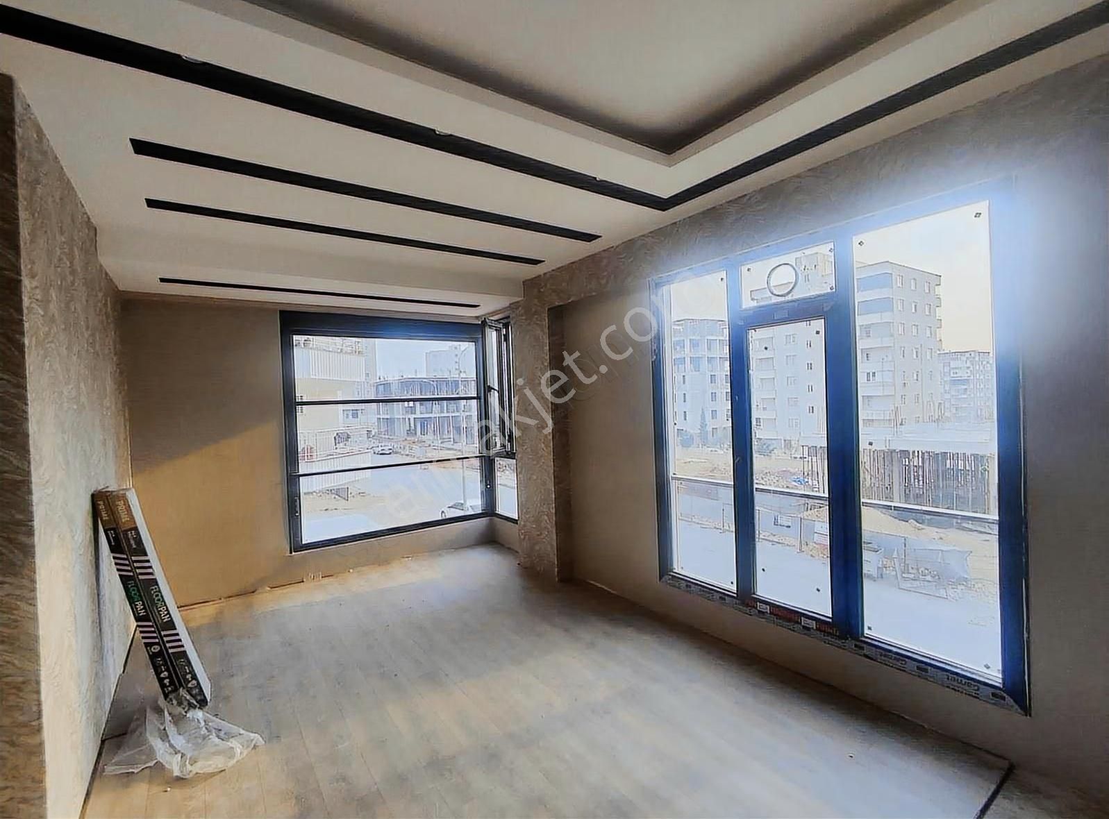 Tema Emlaktan Satılık 2+1 Açık Mutfak Full+full