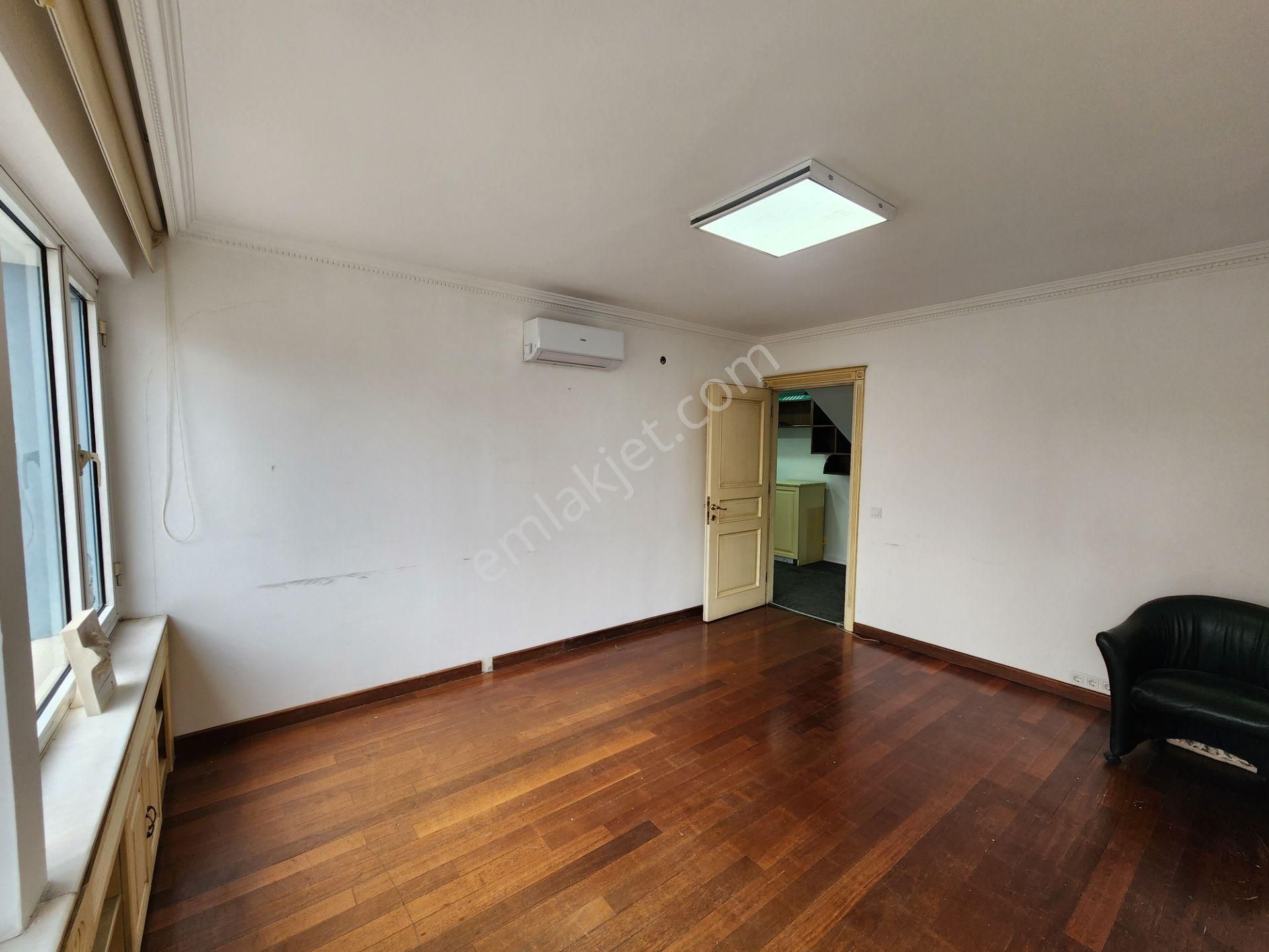 Güllük Caddesi'nde İş Merkezinde Kiralık 250 M2 4+1 Şık Ofis - Görsel 14