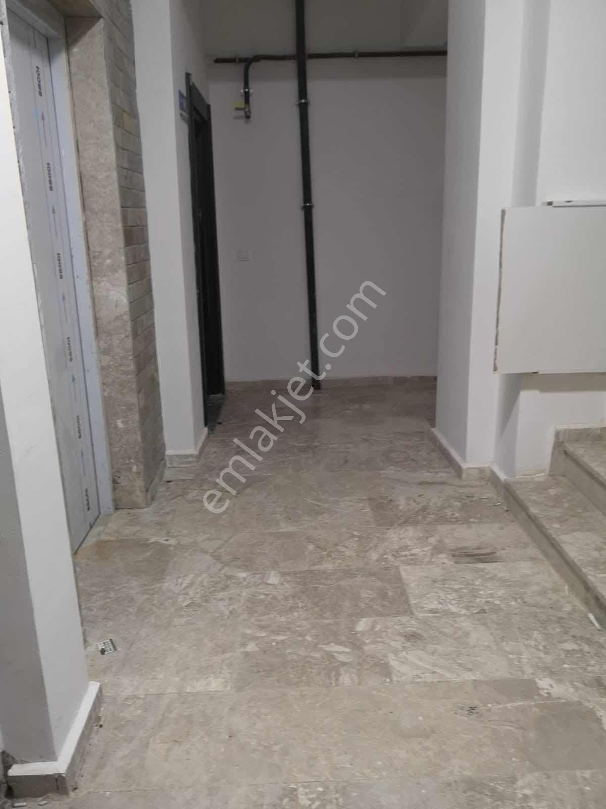 Cumhuriyet Mahallesinde Butik Sitede Satılık 2+1 Daire !! - Görsel 10