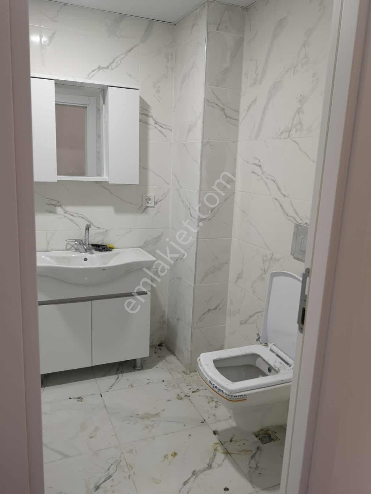 Cumhuriyet Mahallesinde Butik Sitede Satılık 2+1 Daire !! - Görsel 19