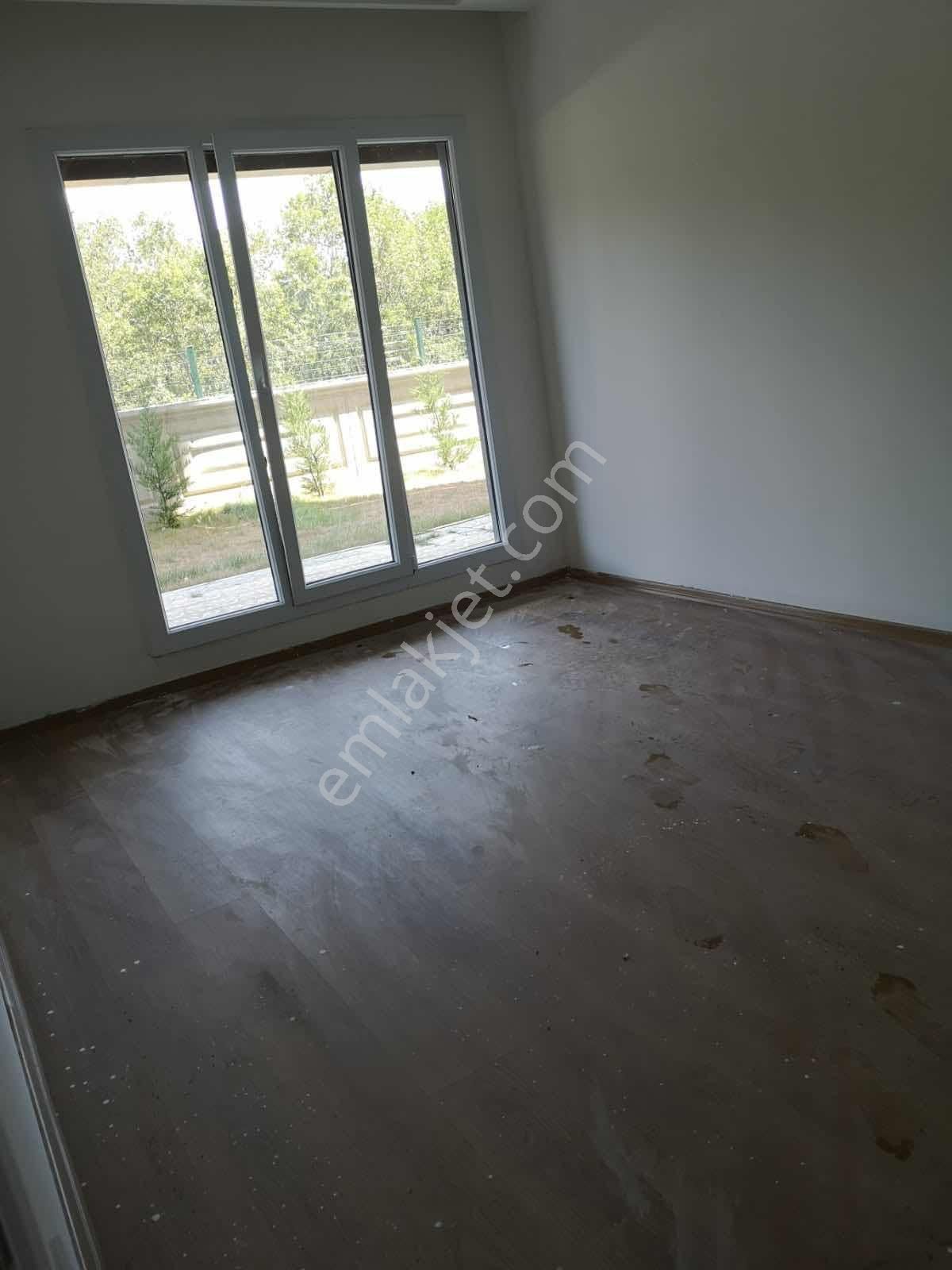 Cumhuriyet Mahallesinde Butik Sitede Satılık 2+1 Daire !! - Görsel 11