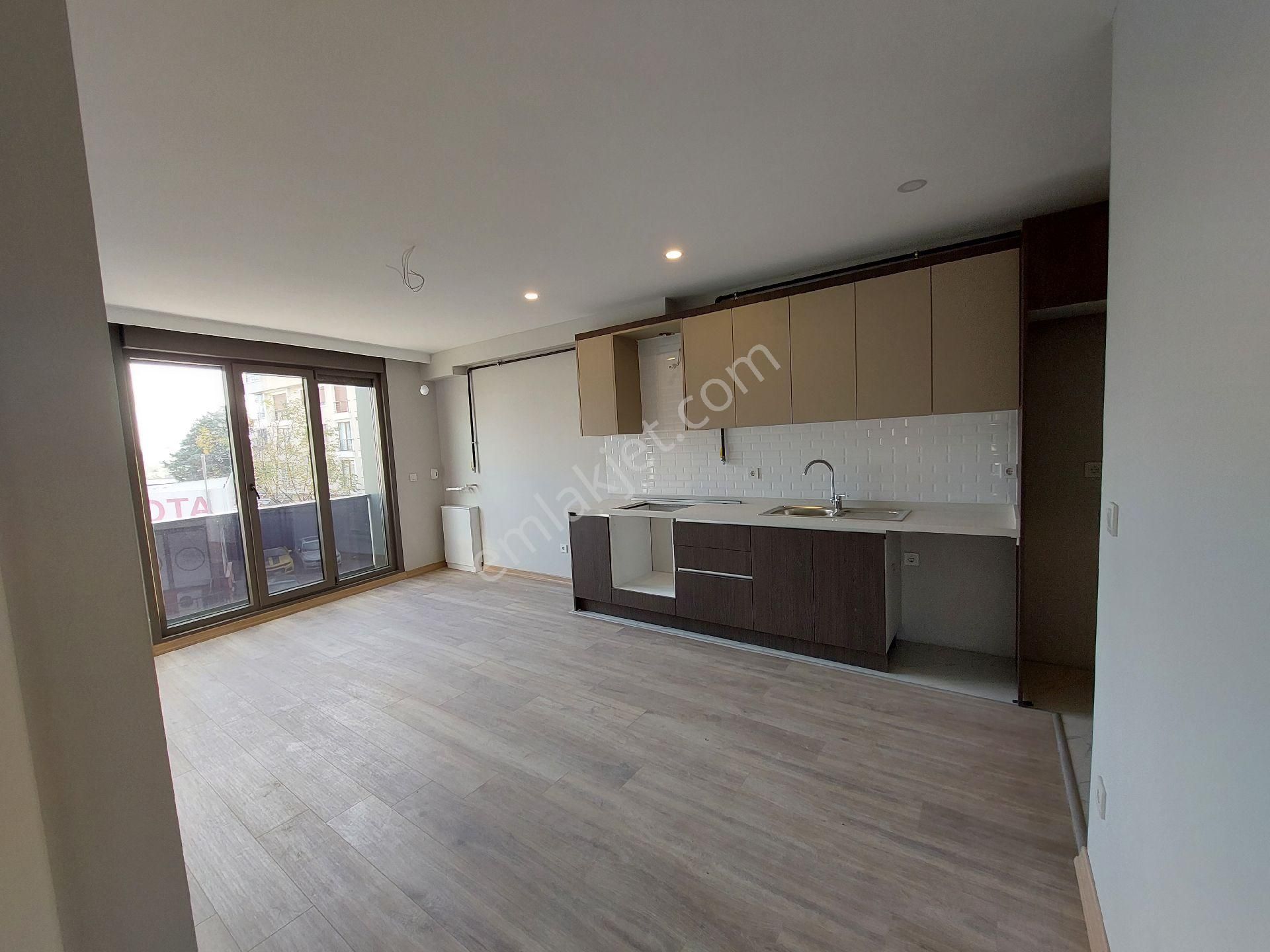 Maltepe Küçükyalı Da E_5 Cephe Harika Konumda 2+1 Birinci Sınıf İşçilik - Görsel 14