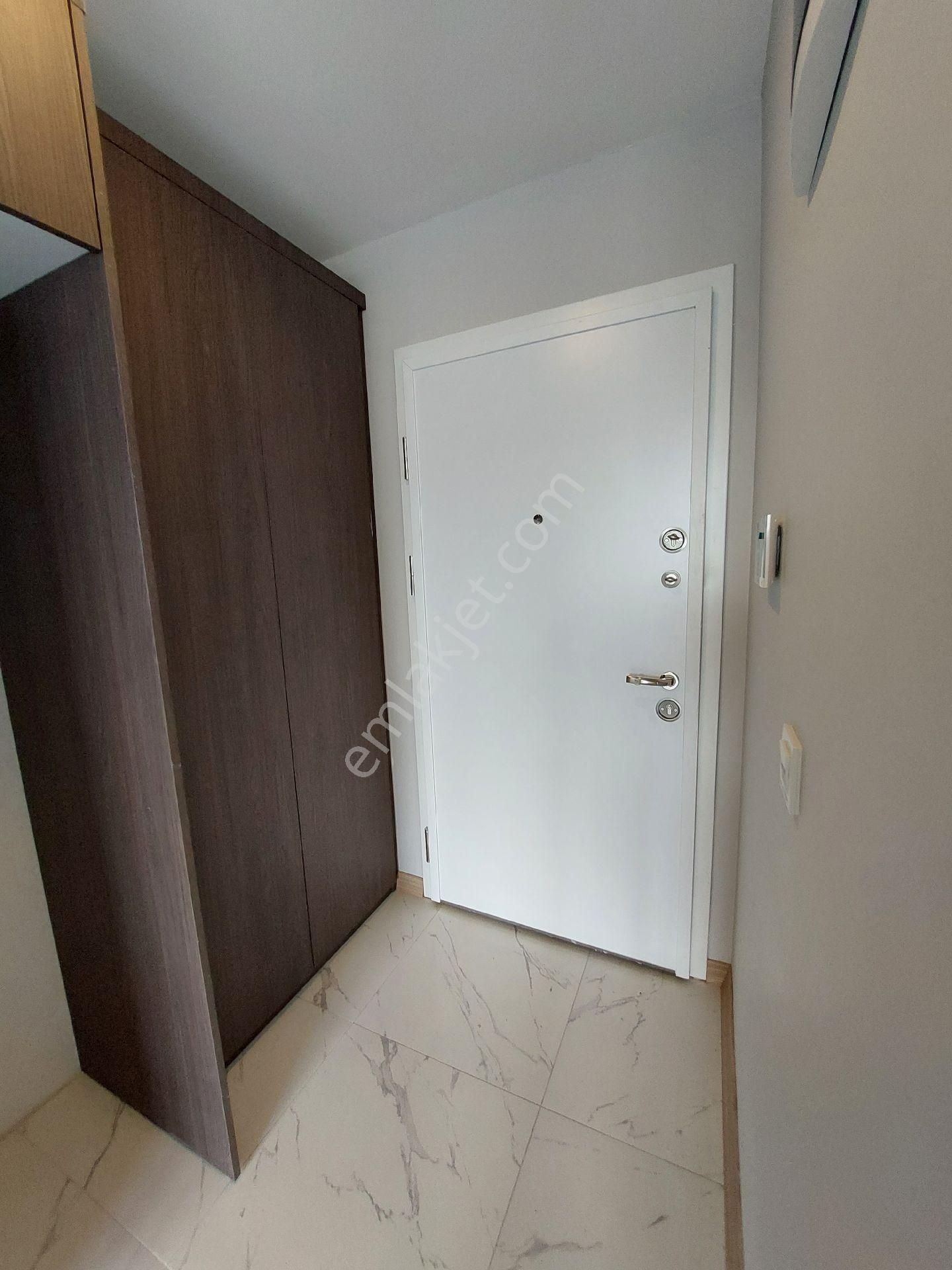 Maltepe Küçükyalı Da E_5 Cephe Harika Konumda 2+1 Birinci Sınıf İşçilik - Görsel 9