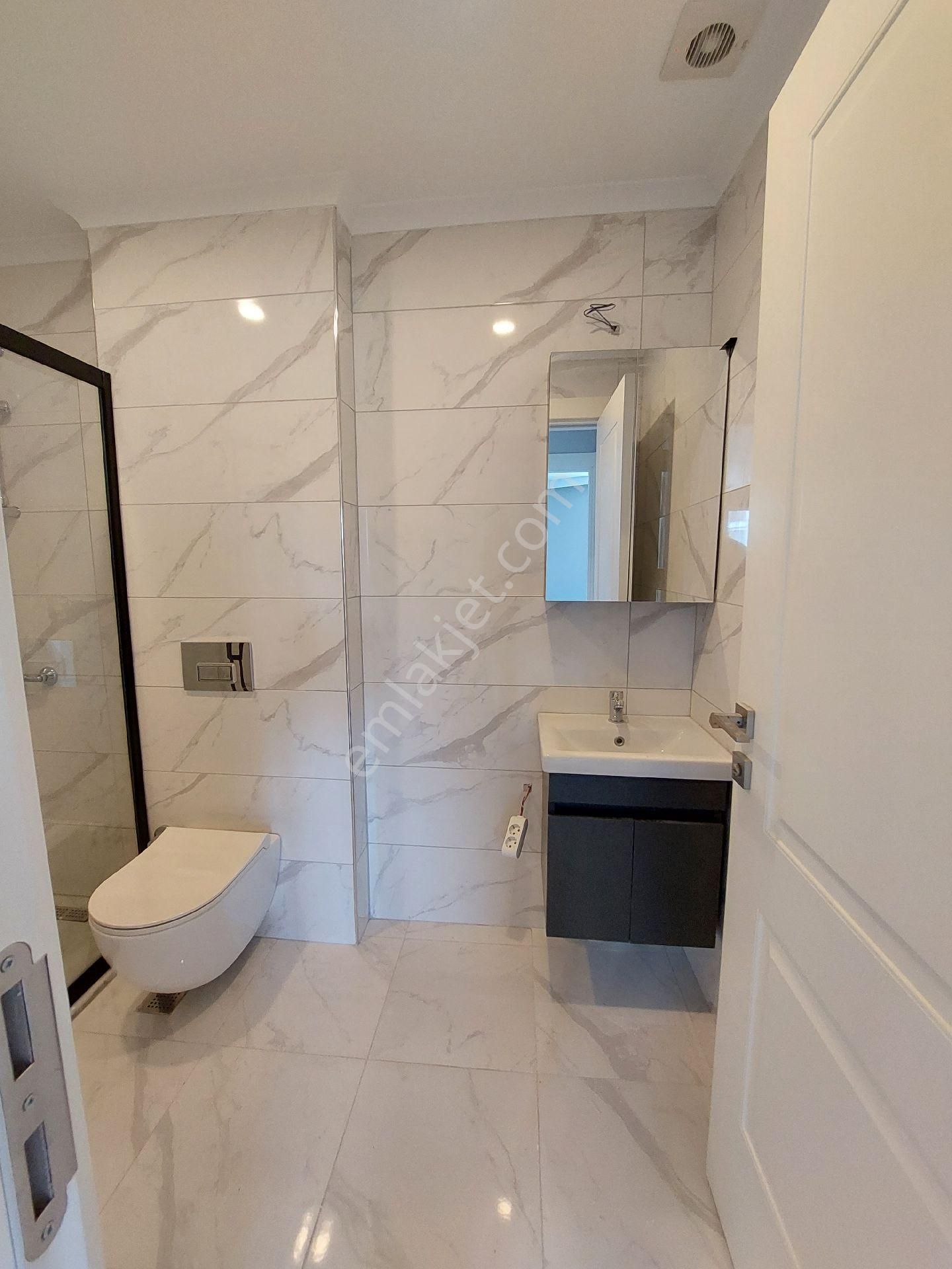 Maltepe Küçükyalı Da E_5 Cephe Harika Konumda 2+1 Birinci Sınıf İşçilik - Görsel 19