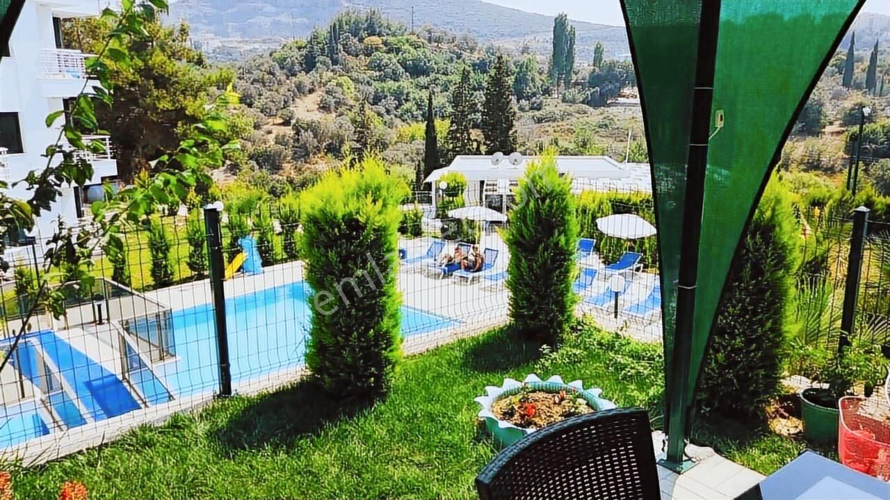 Kuşadasında Güvenlikli Havuzlu Sitede Bahçeli Boş Geniş 2+1 - Görsel 21